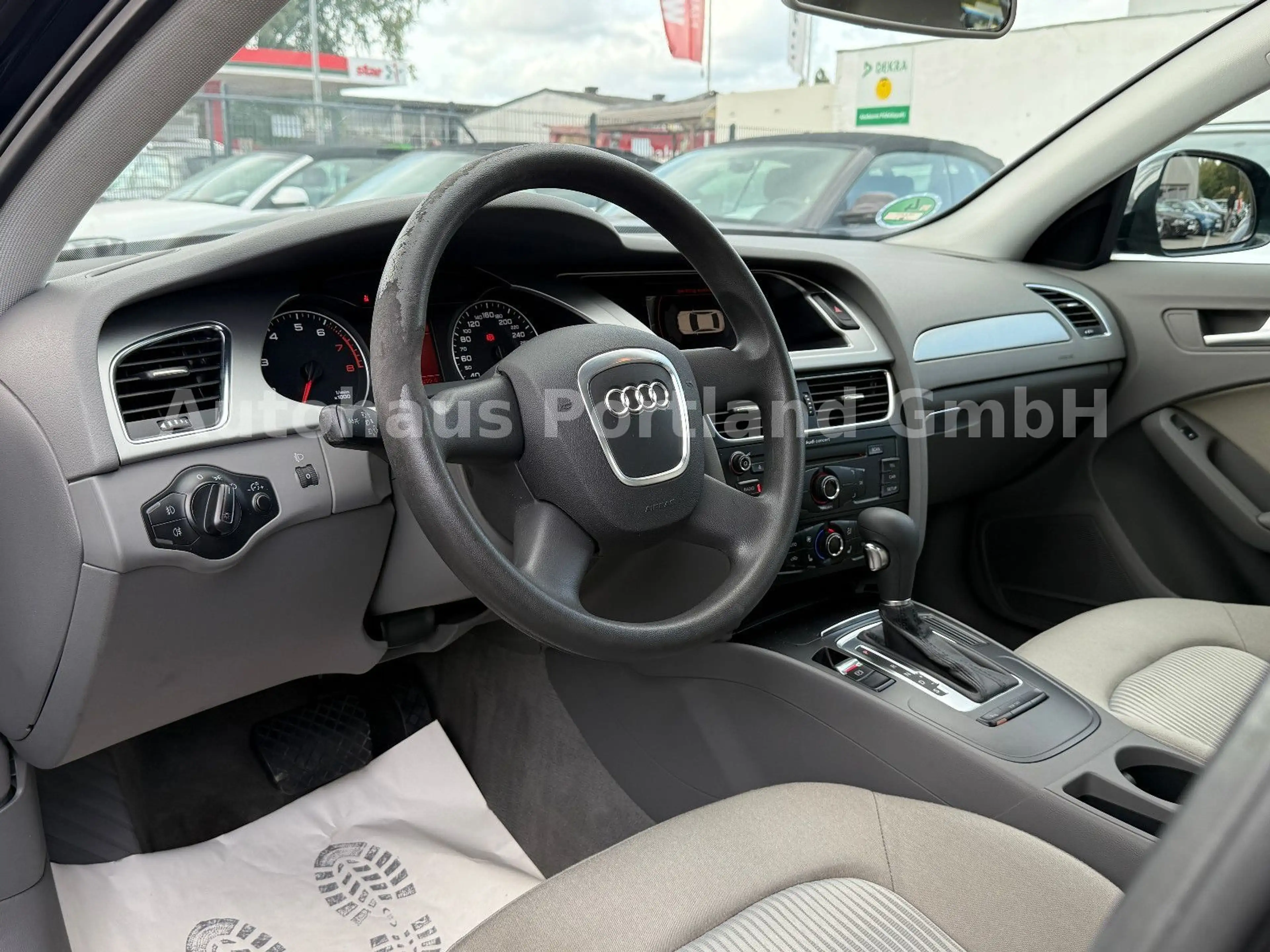 Audi A4 Lim. Attraction Aut./S-Heft/95TKM/HU NEU/PDC — photo 8