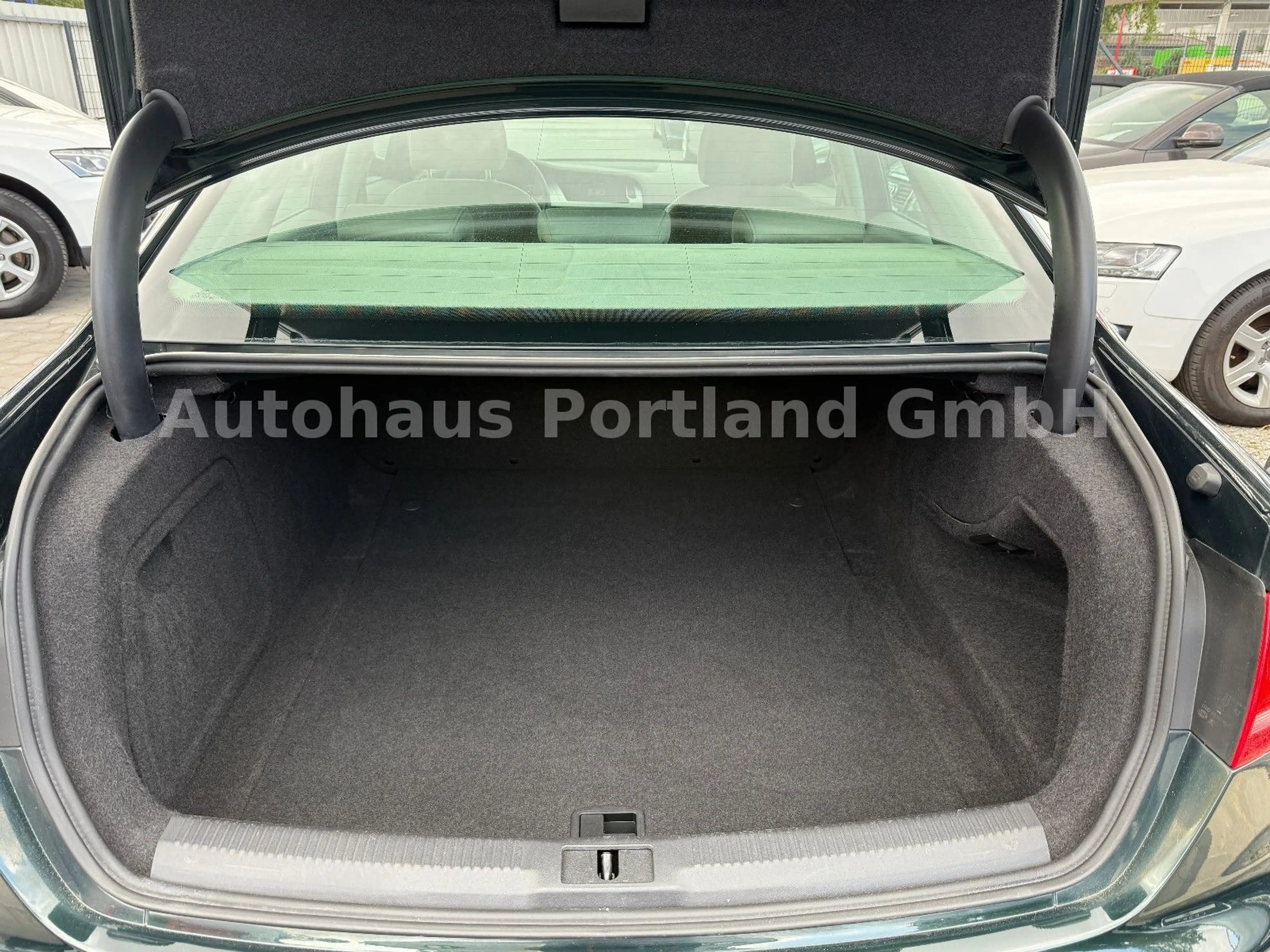 Audi A4 Lim. Attraction Aut./S-Heft/95TKM/HU NEU/PDC — photo 7