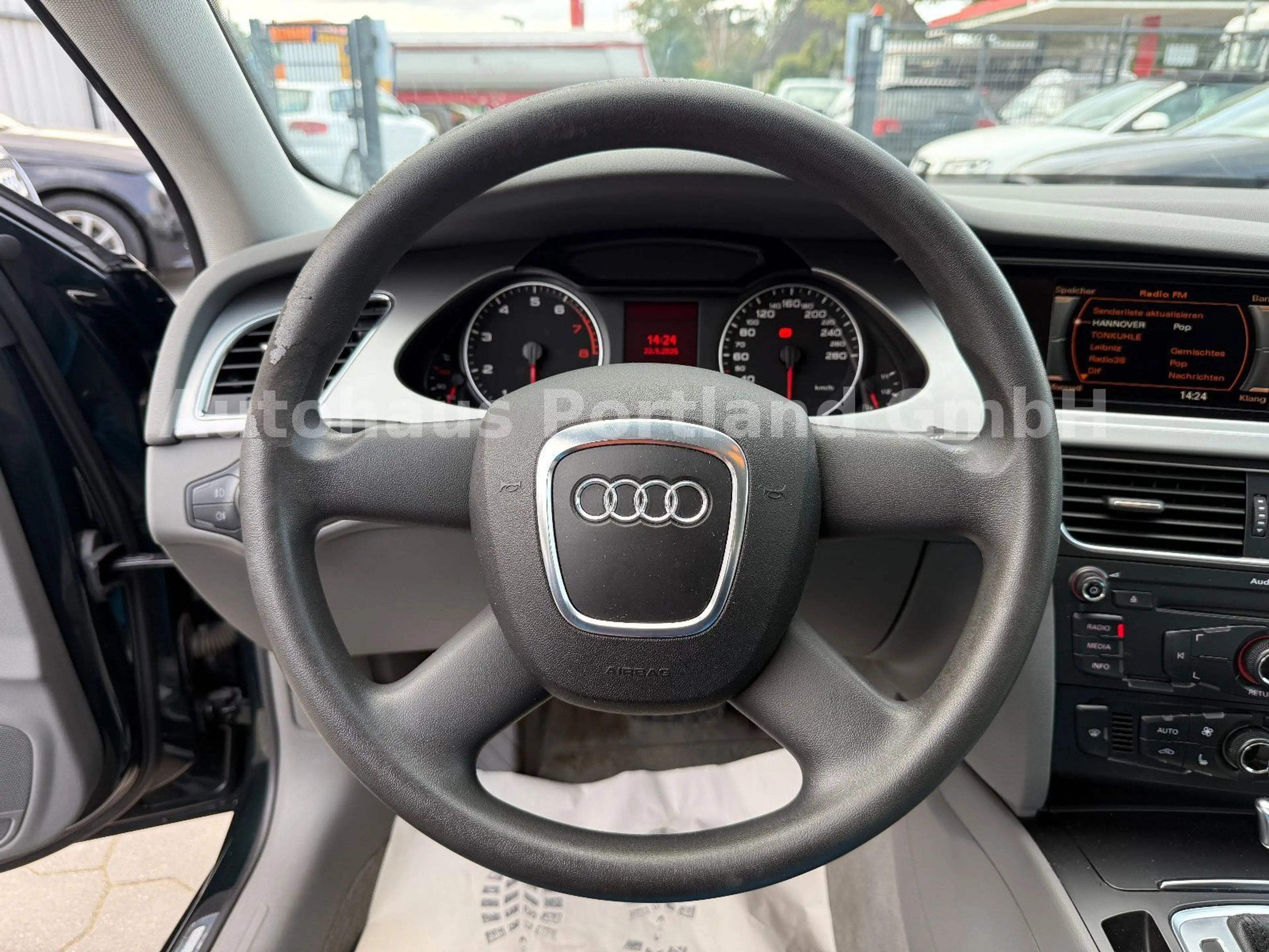 Audi A4 Lim. Attraction Aut./S-Heft/95TKM/HU NEU/PDC — photo 12