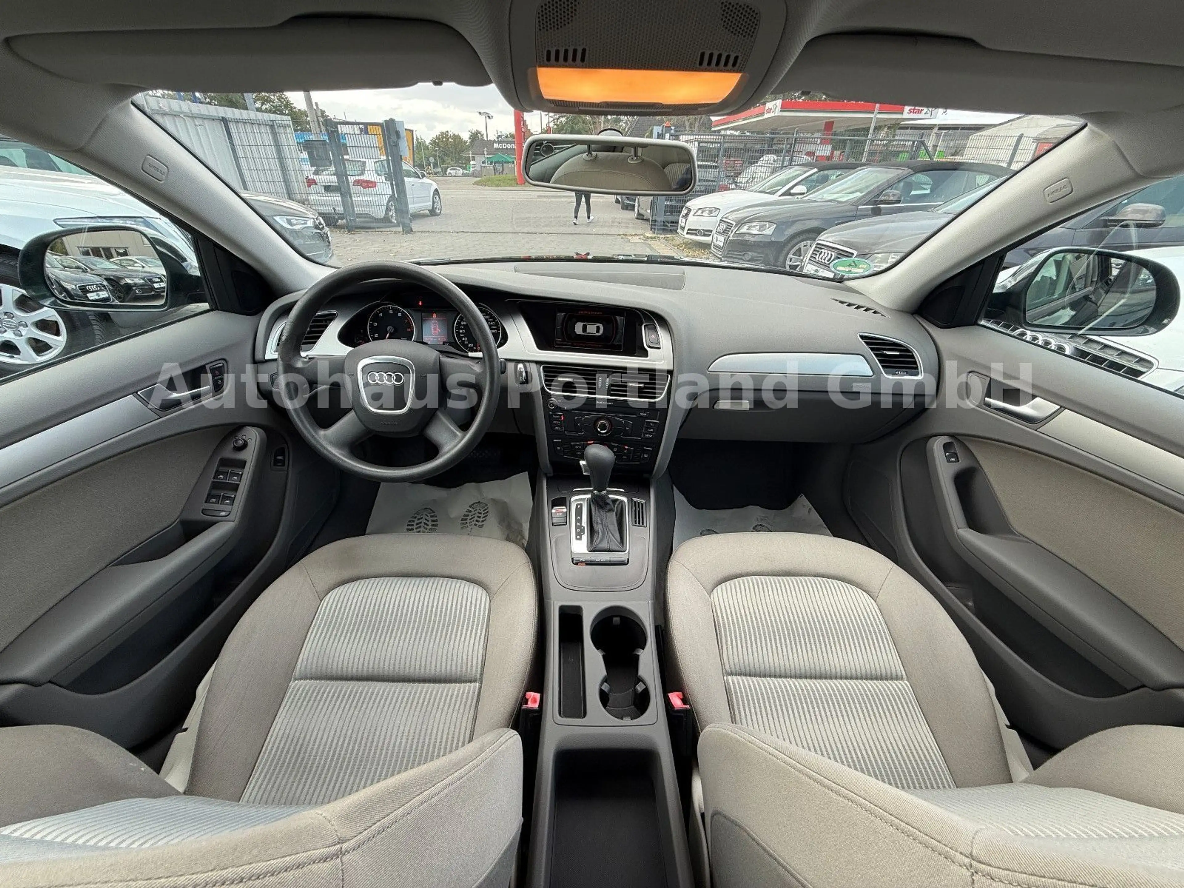 Audi A4 Lim. Attraction Aut./S-Heft/95TKM/HU NEU/PDC — photo 13