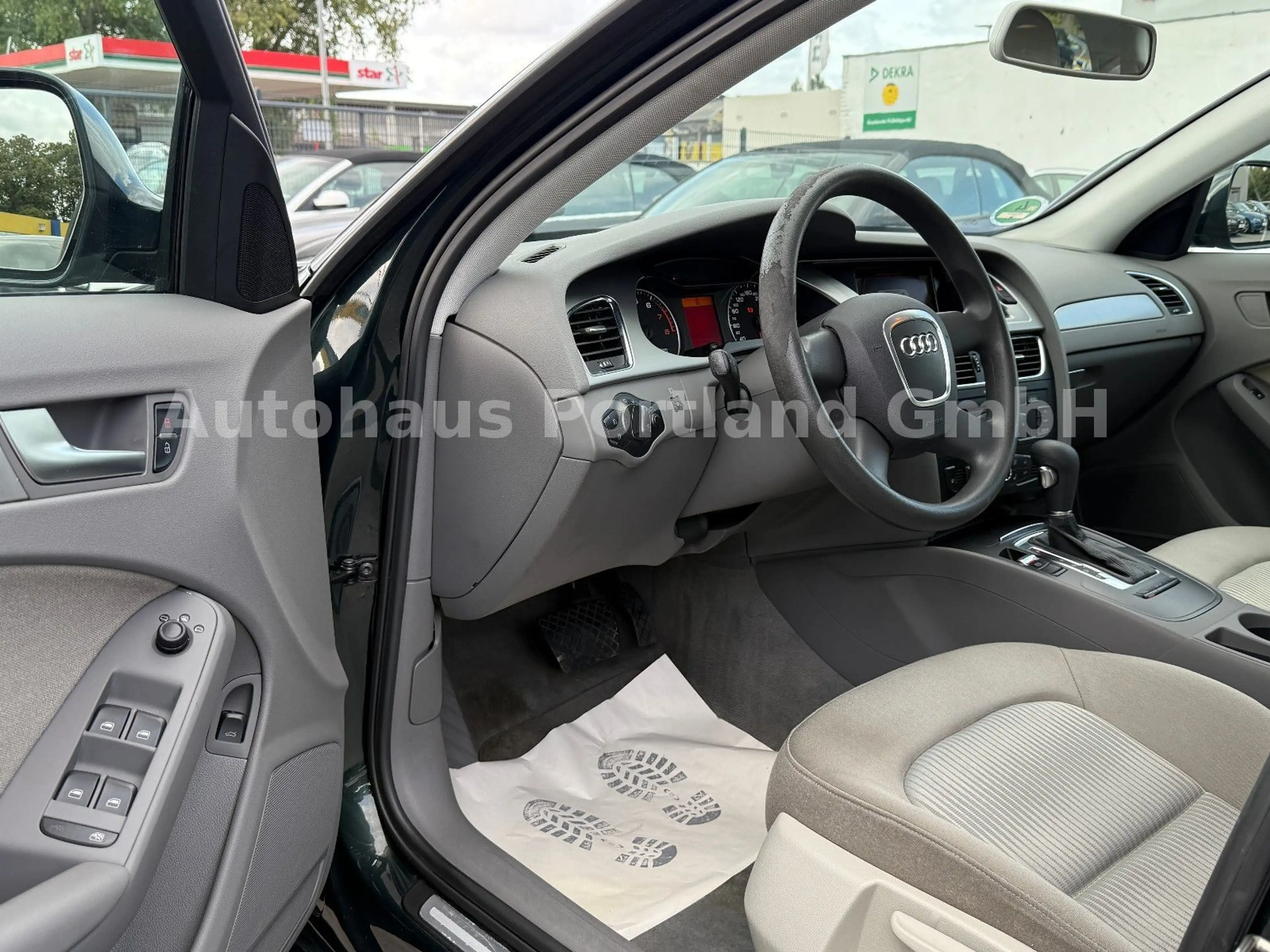 Audi A4 Lim. Attraction Aut./S-Heft/95TKM/HU NEU/PDC — photo 9