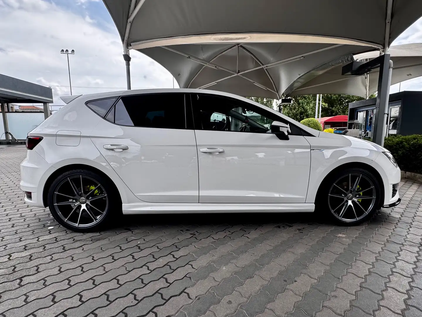 SEAT Leon Leon III 2013 5p 2.0 tdi cr FR s Bianco - 1