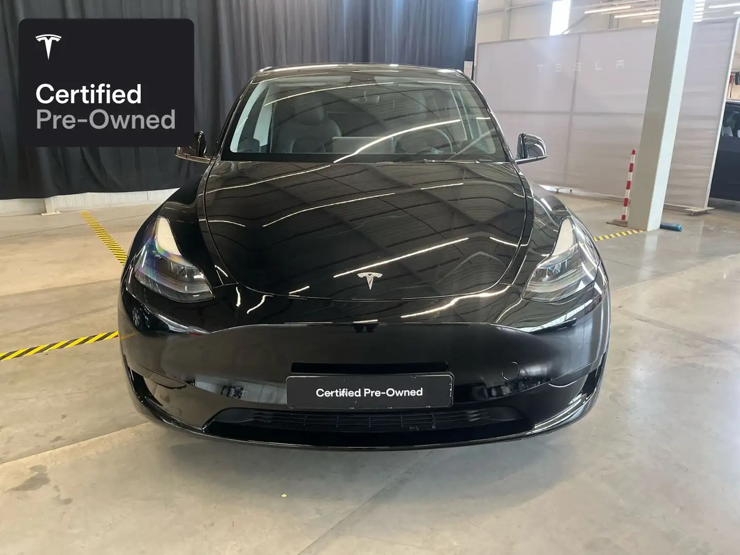 Tesla Model Y Rear-Wheel Drive "Certified Pre-Owned" Zwart - 2