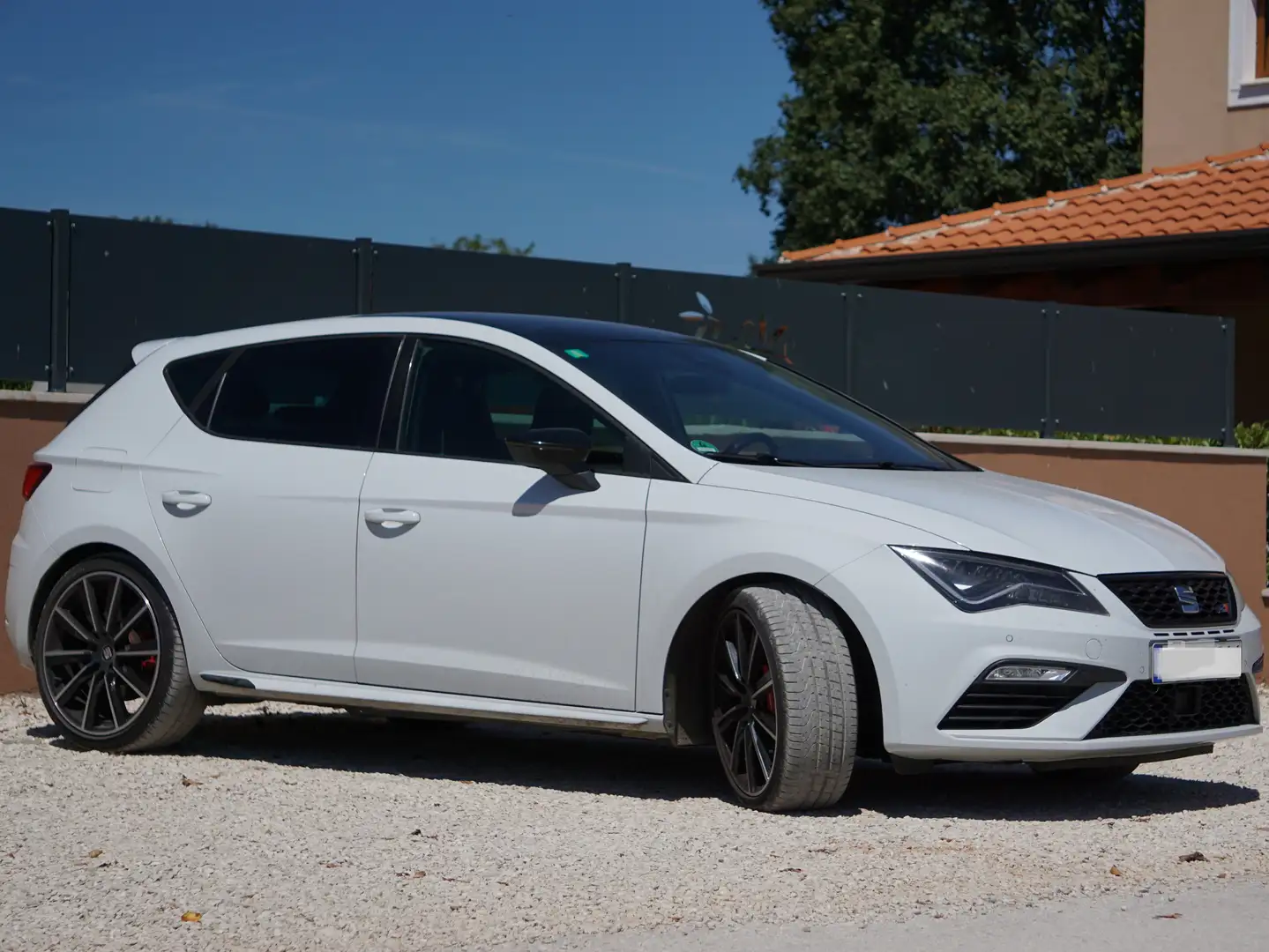 SEAT Leon Cupra 300 PERFORMANCE PAKET Weiß - 2
