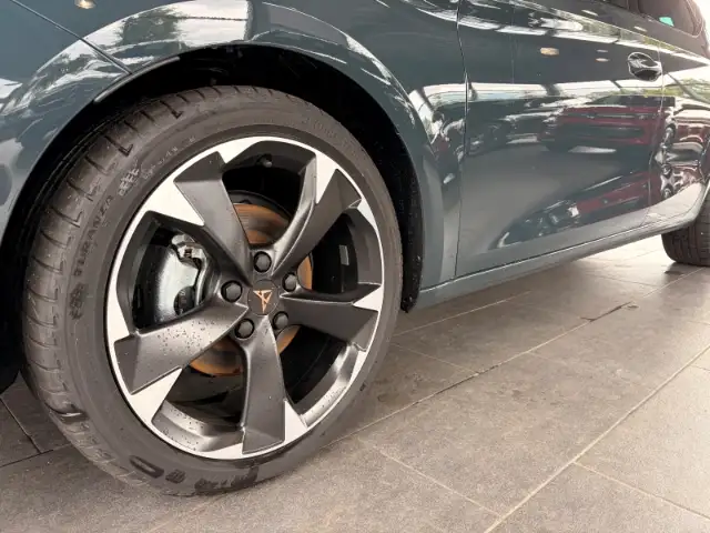 Cupra Leon view 7