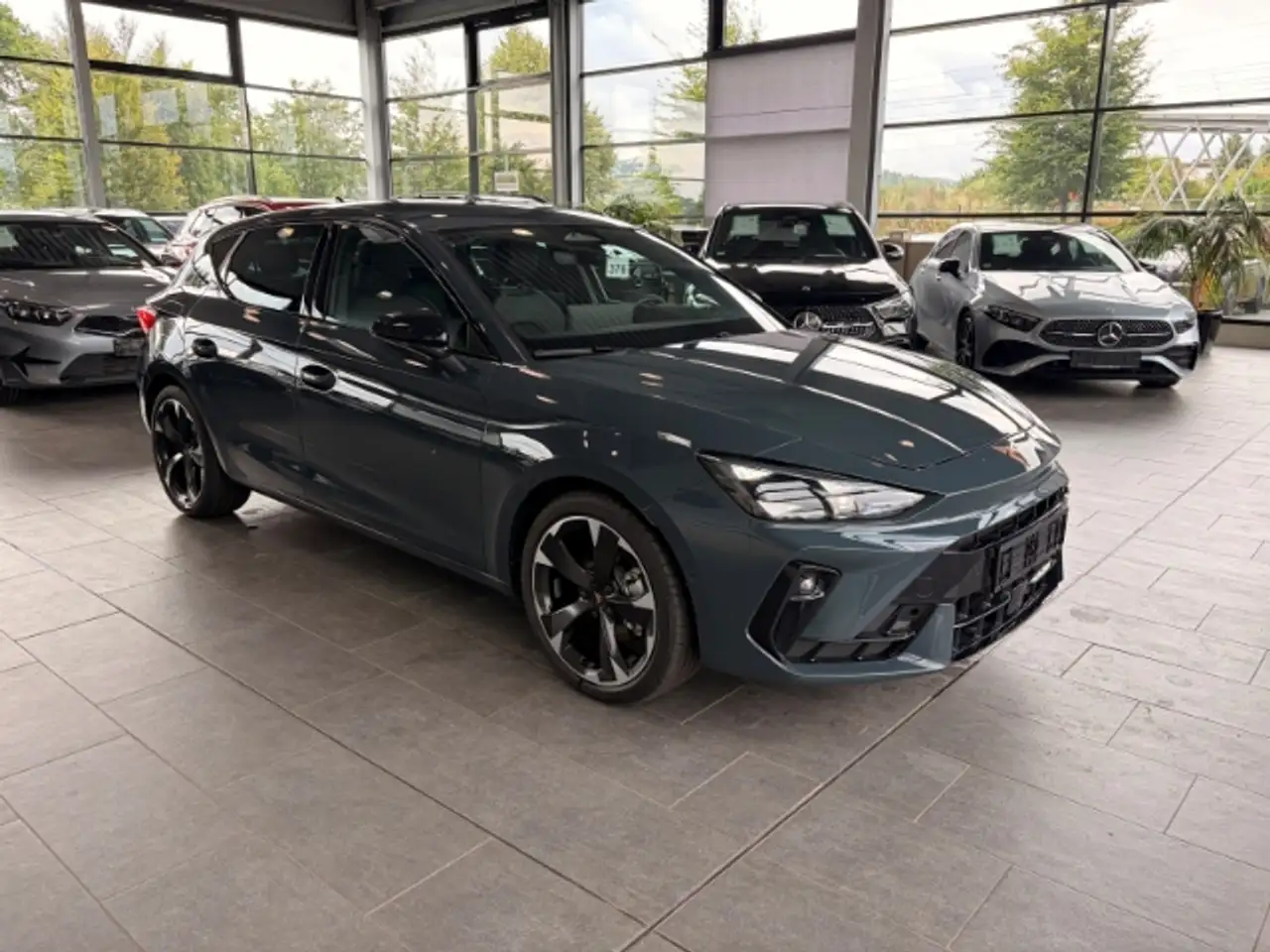 Cupra Leon 1.5 eTSI Navi ACC Voll-LED Kamera CarPlay Winterpa, миниатюра 3