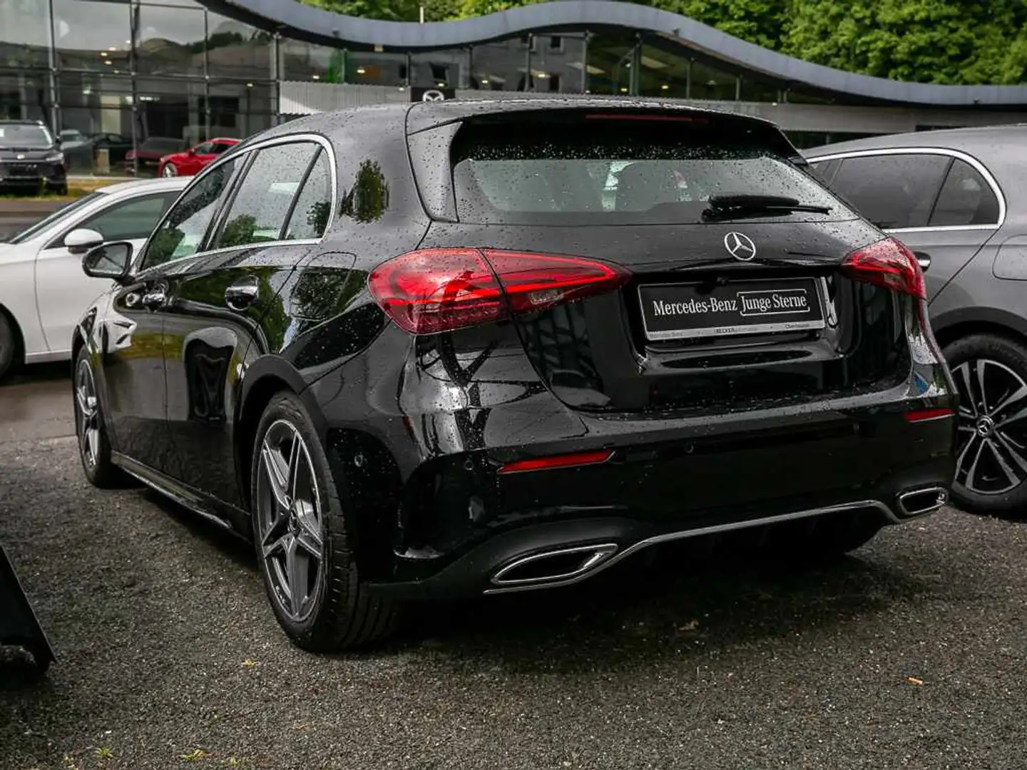 Mercedes-Benz A 200 AMG LINE AMBIENTE KAMERA LED WINTERPAKET Zwart - 2