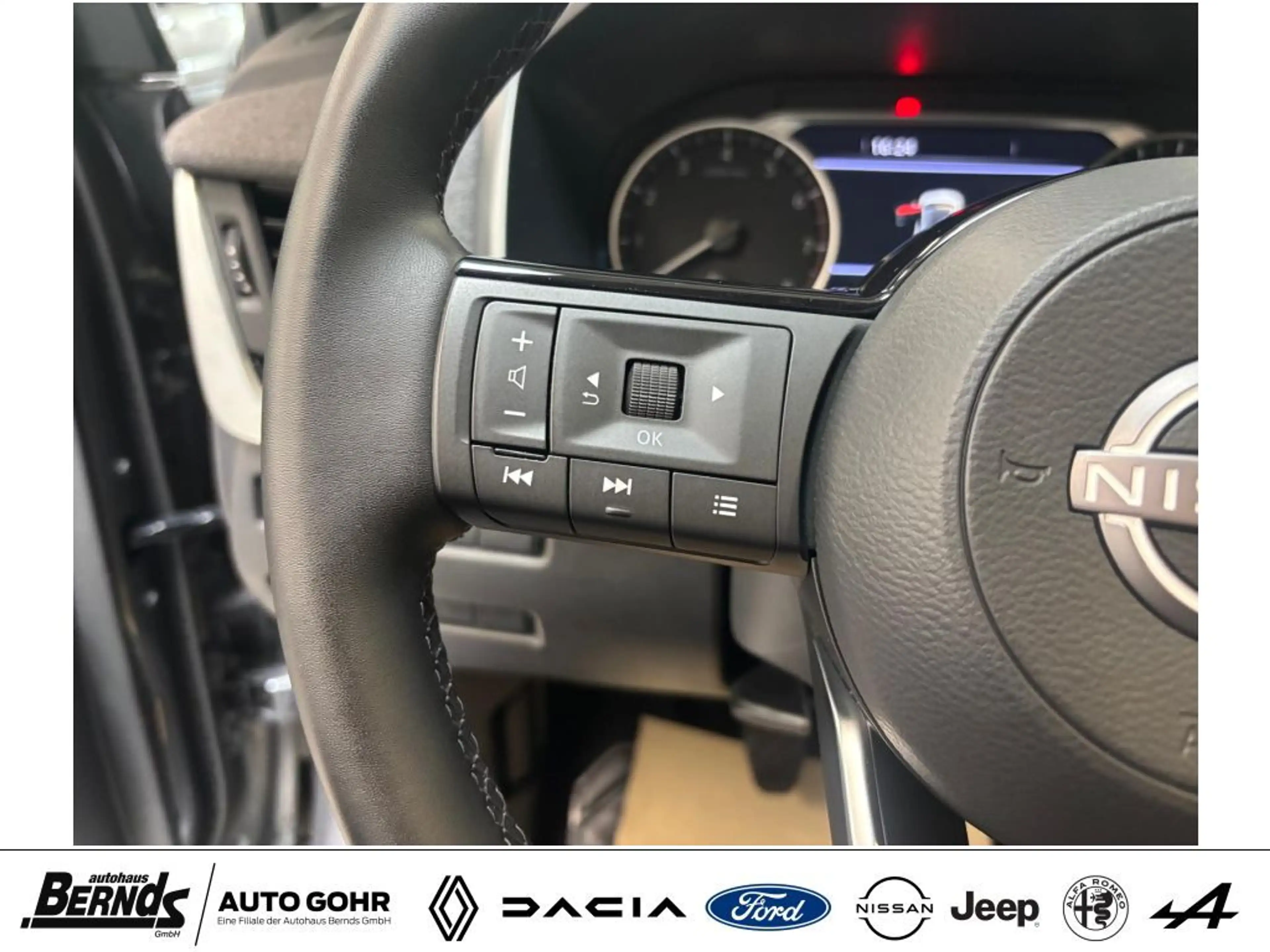Nissan Qashqai 1.3 Acenta Klima PDC Navi 360 WinterP. LED LMF uvm — photo 12
