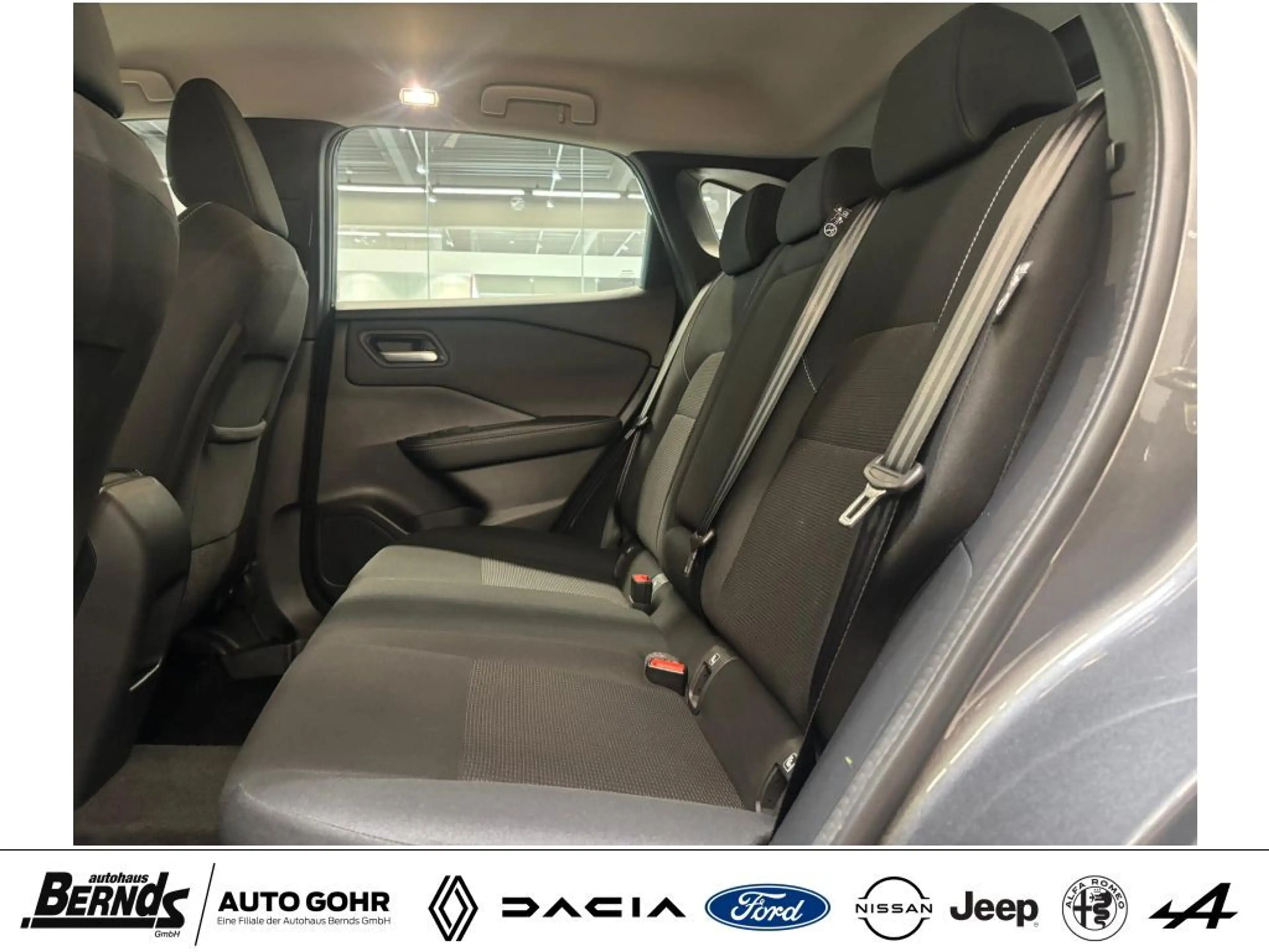 Nissan Qashqai 1.3 Acenta Klima PDC Navi 360 WinterP. LED LMF uvm — photo 9