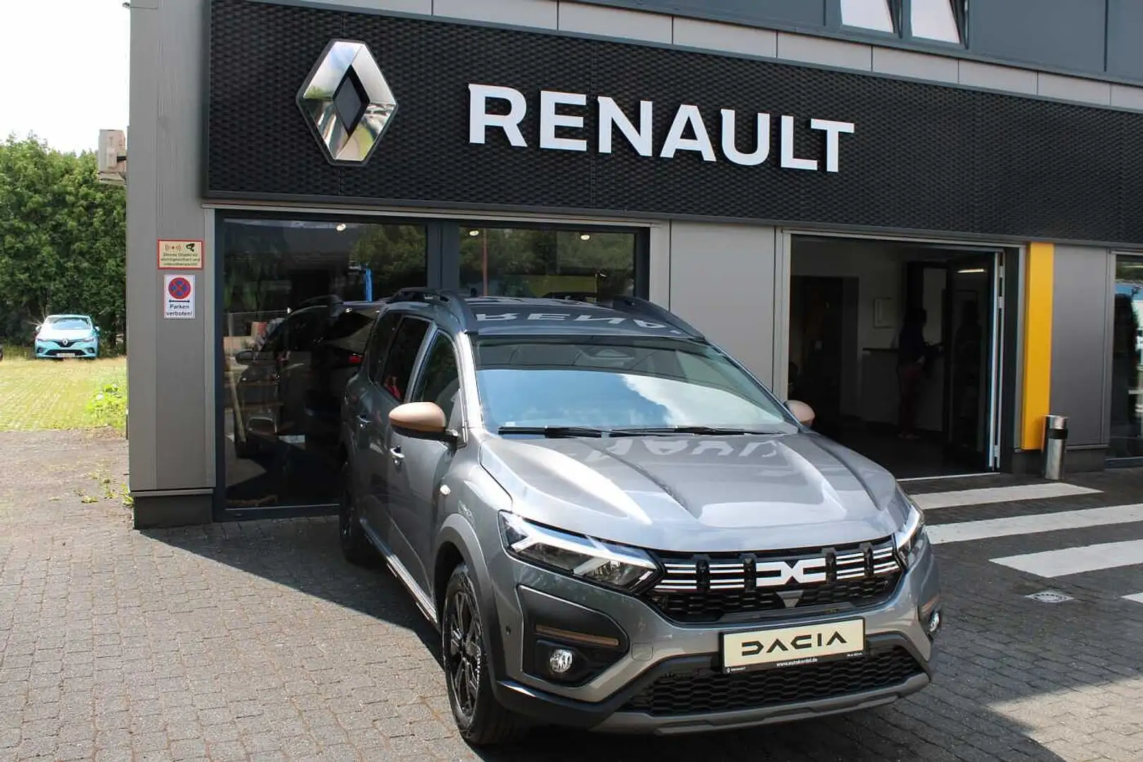 Dacia Jogger TCe 110 (7-Sitzer) Extreme+ Gris - 1