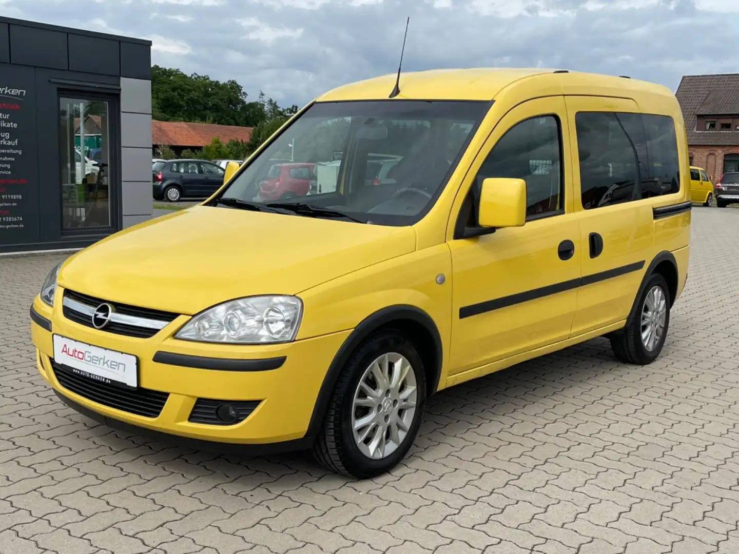 Opel Combo 1.3 CDTI Kombi Business 111 Jahre 2HD PDC Gelb - 2
