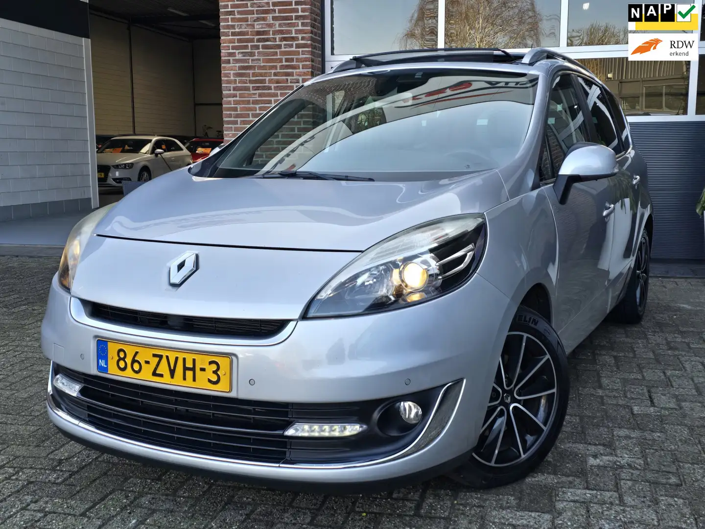 Renault Grand Scenic 1.2 TCe Collection Nap |Pano |Cruise |Camera |Led Grijs - 1