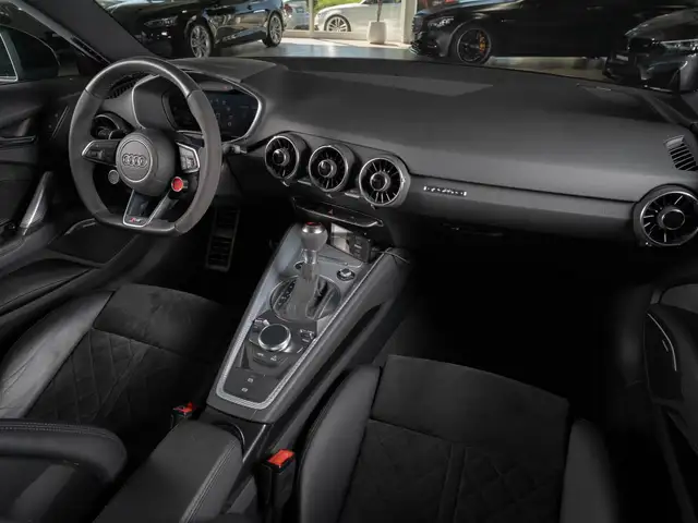 Audi TT view 15