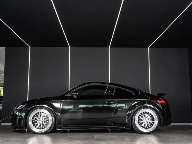 Audi TT view 7