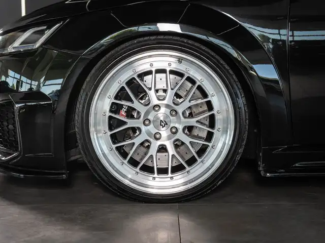 Audi TT view 4
