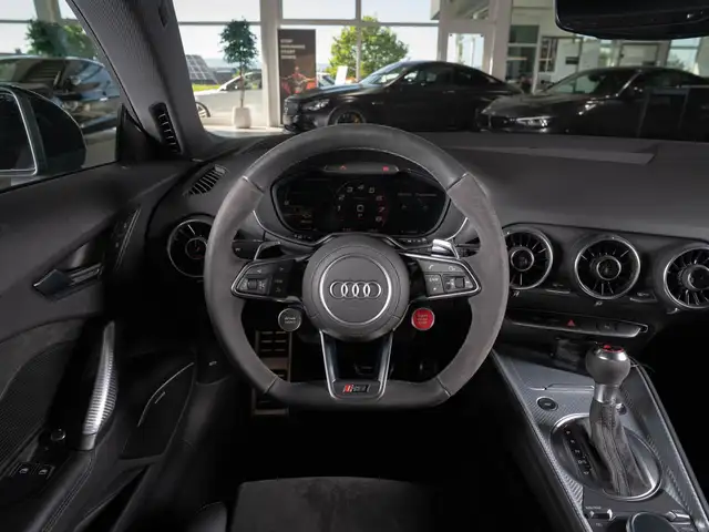Audi TT view 12