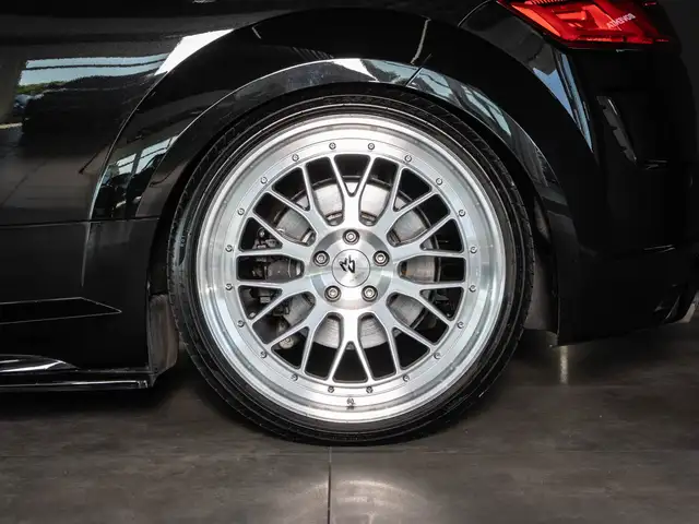Audi TT view 6