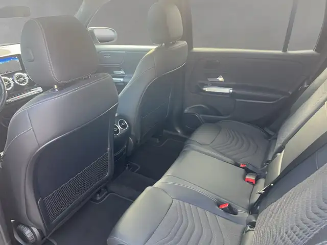 Mercedes-Benz Eqb view 8