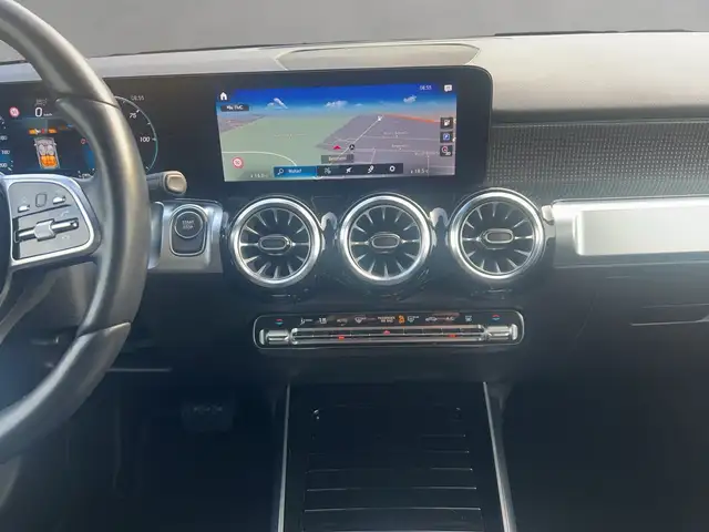 Mercedes-Benz Eqb view 11