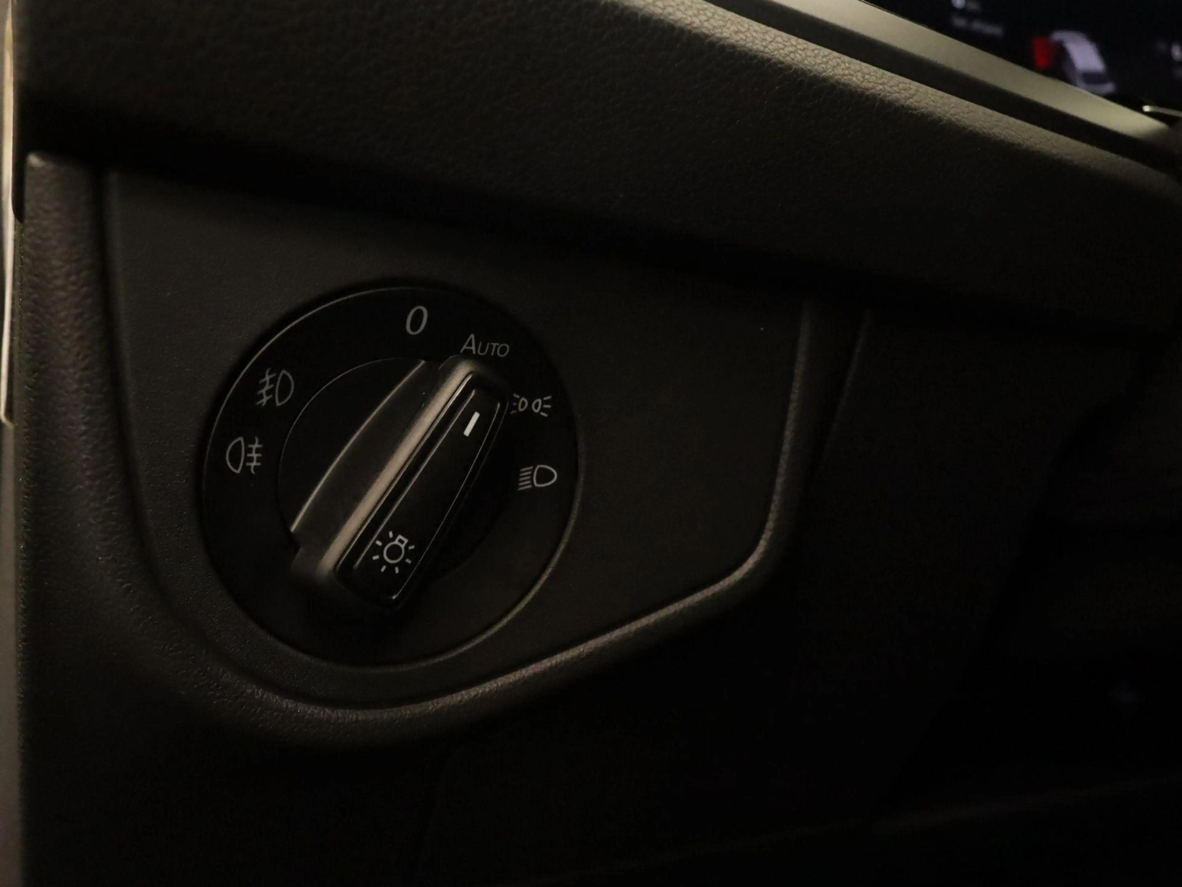 Volkswagen Taigo 1.0 TSI R-Line Business - CLIMATE CONTROL - CAMERA — photo 4