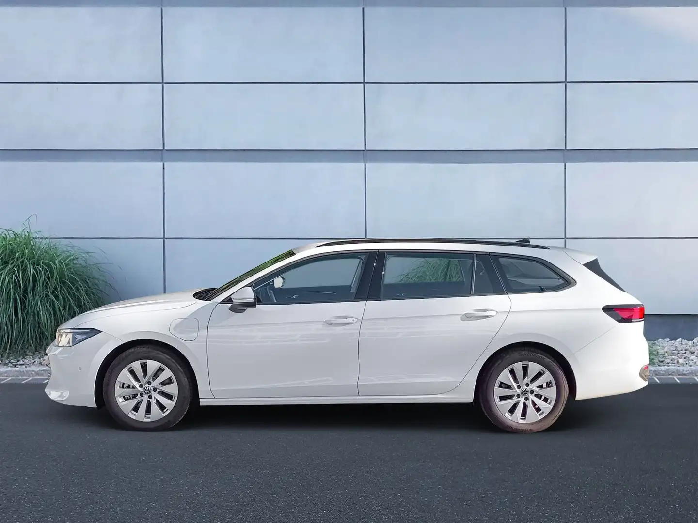 Volkswagen Passat Variant 1,5 l eHybrid OPF AHK 110 kW (150 Weiß - 2