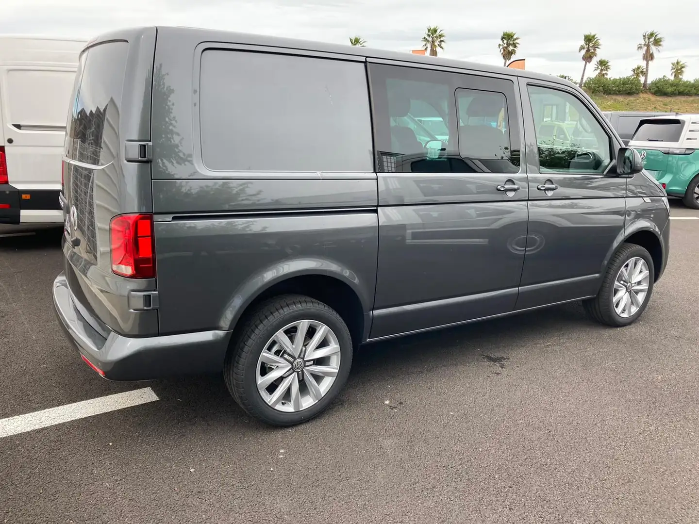 Volkswagen T6.1 Transporter BUSINESS - 2