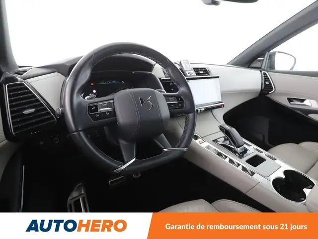 DS Automobiles DS 7 view 11
