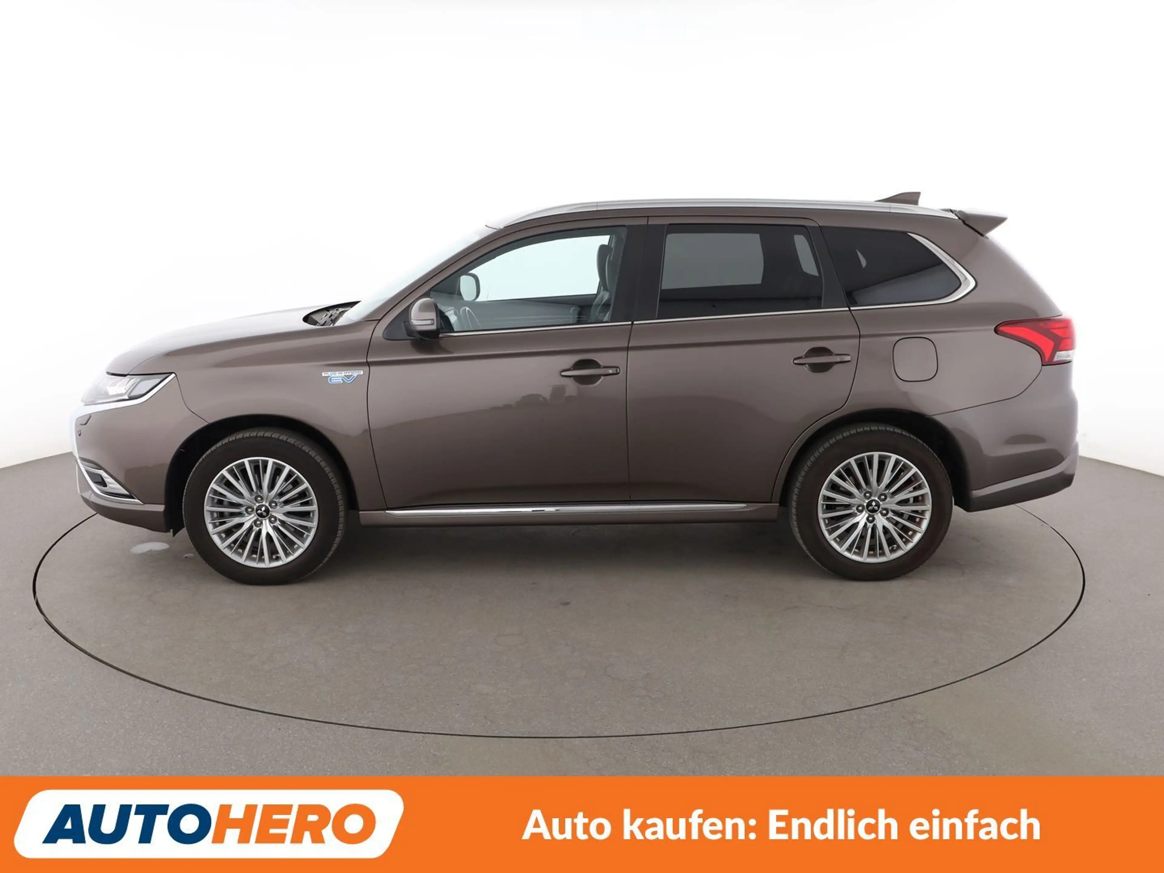 Mitsubishi Outlander 2.4 PHEV Plus Spirit 4WD Aut.*NAVI*CAM*TEMPO*SHZ* — photo 3