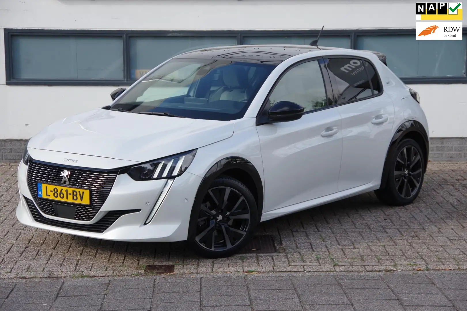 Peugeot 208 1.2 PureTech GT Pack Blanc - 1