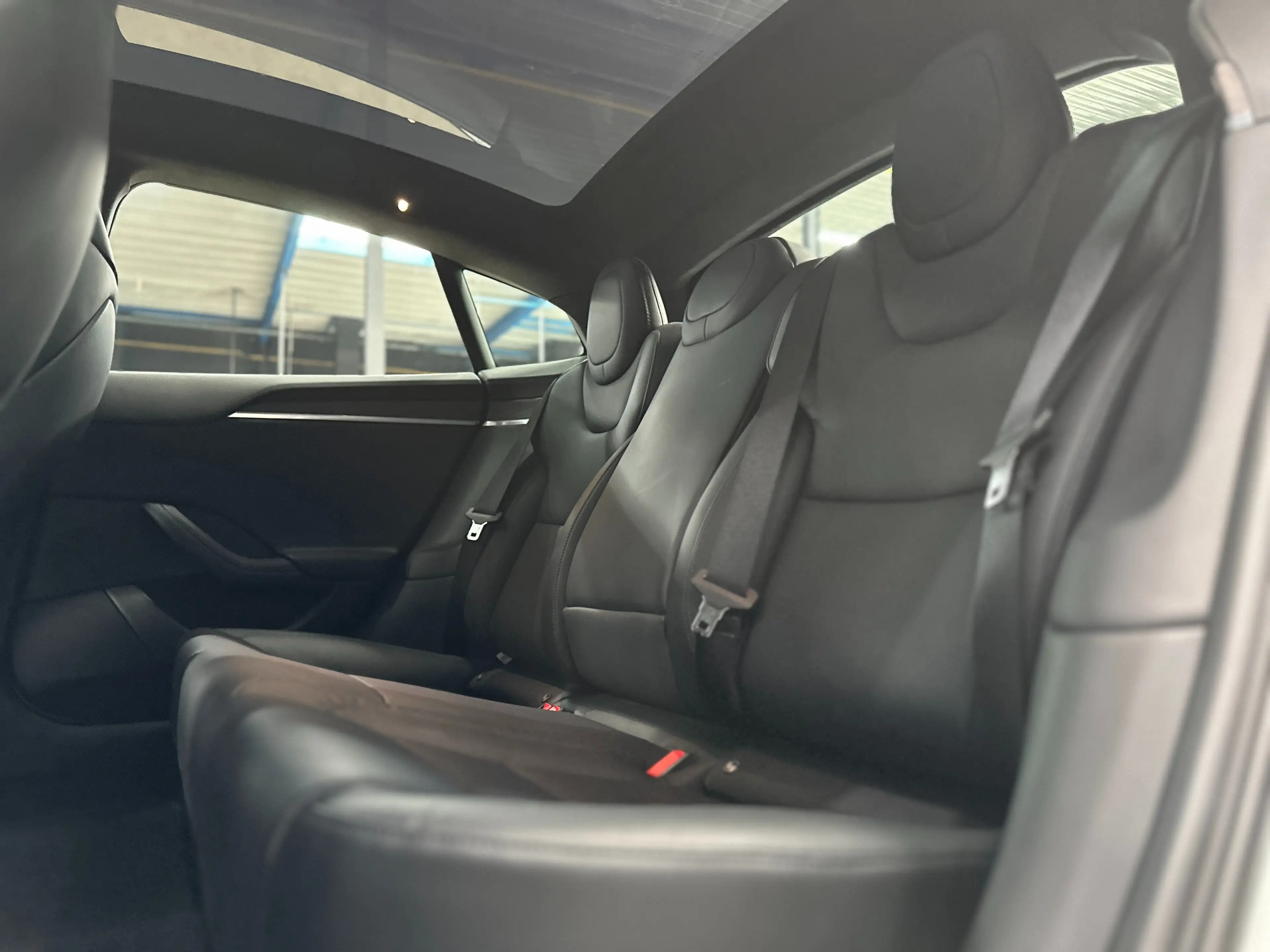 Tesla Model S DUAL MOTOR - AUTOPILOT - 2023 MODEL — photo 15