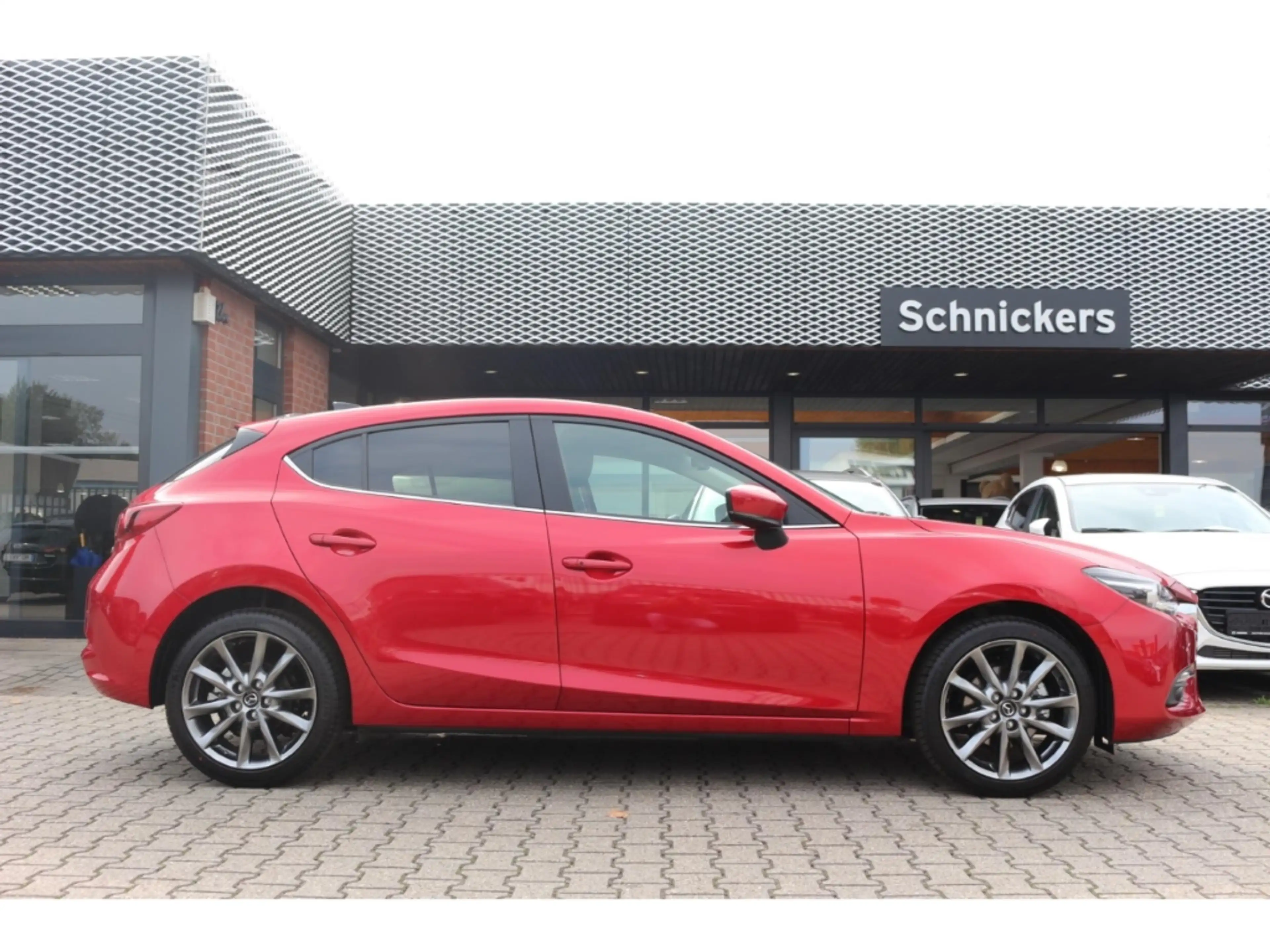 Mazda 3 SKYACTIV-G SONDERMODEL Signature !! — photo 6