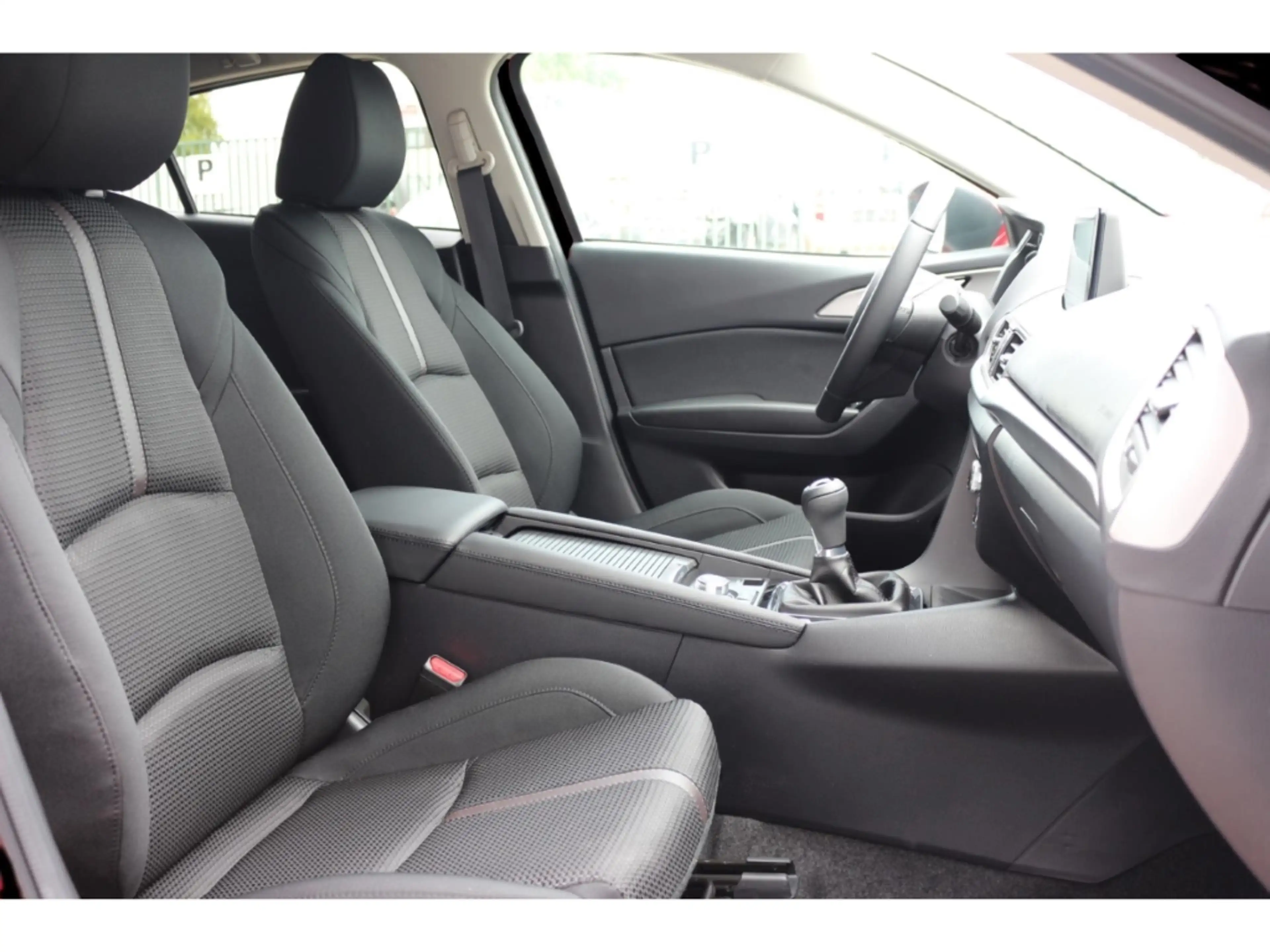 Mazda 3 SKYACTIV-G SONDERMODEL Signature !! — photo 9
