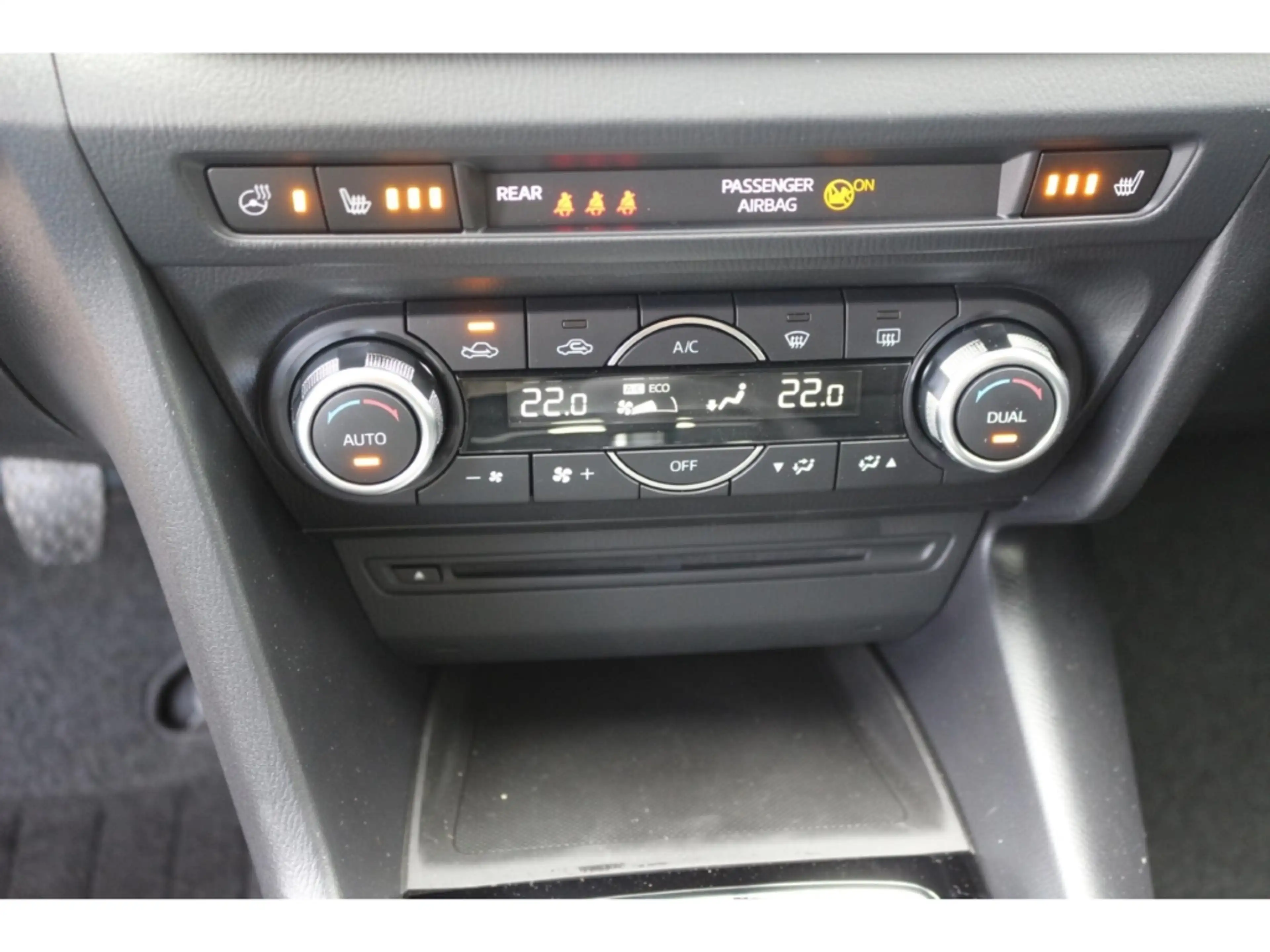 Mazda 3 SKYACTIV-G SONDERMODEL Signature !! — photo 12