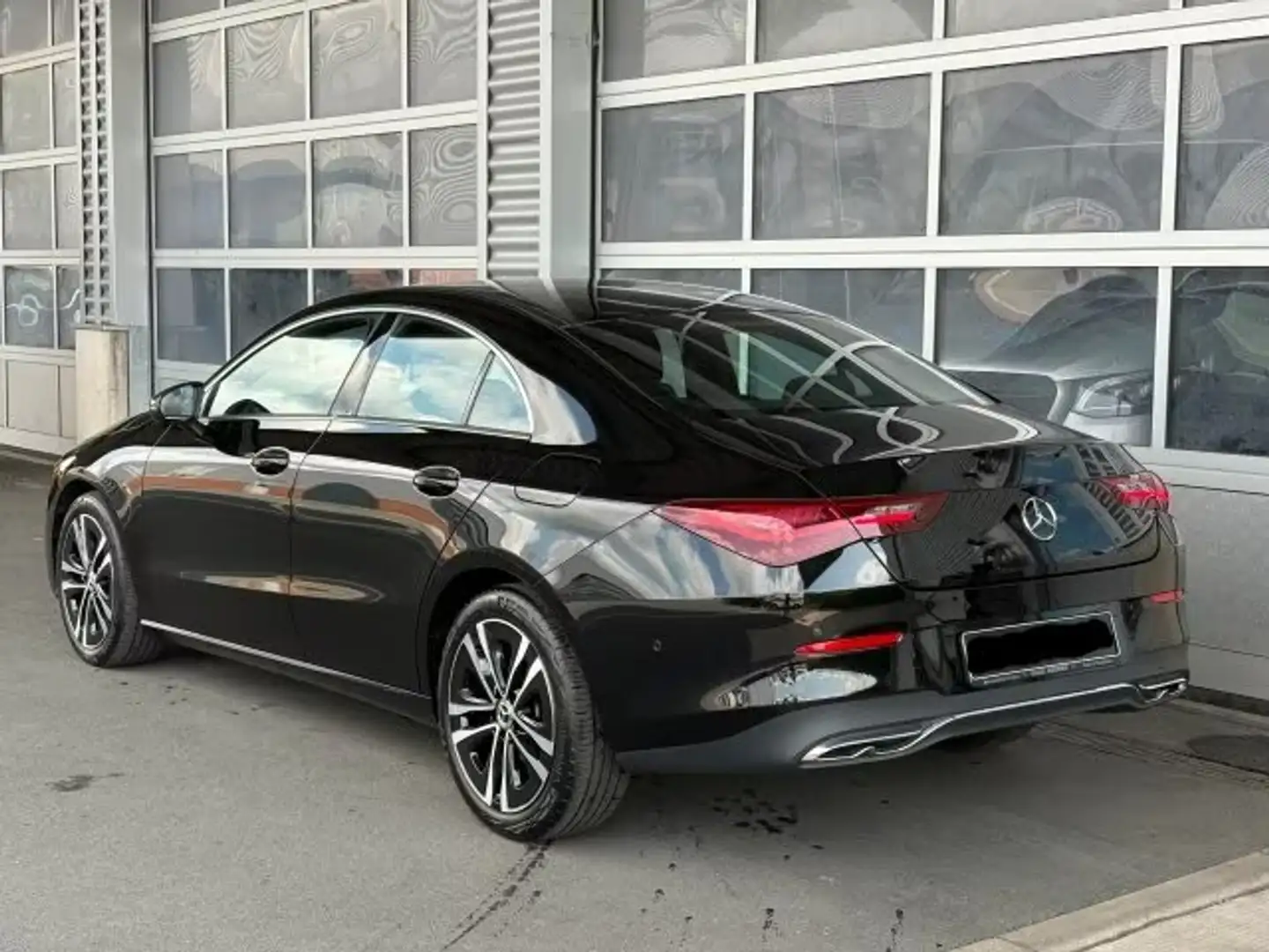 Mercedes-Benz CLA 180 CLA 180 Sport auto Czarny - 2