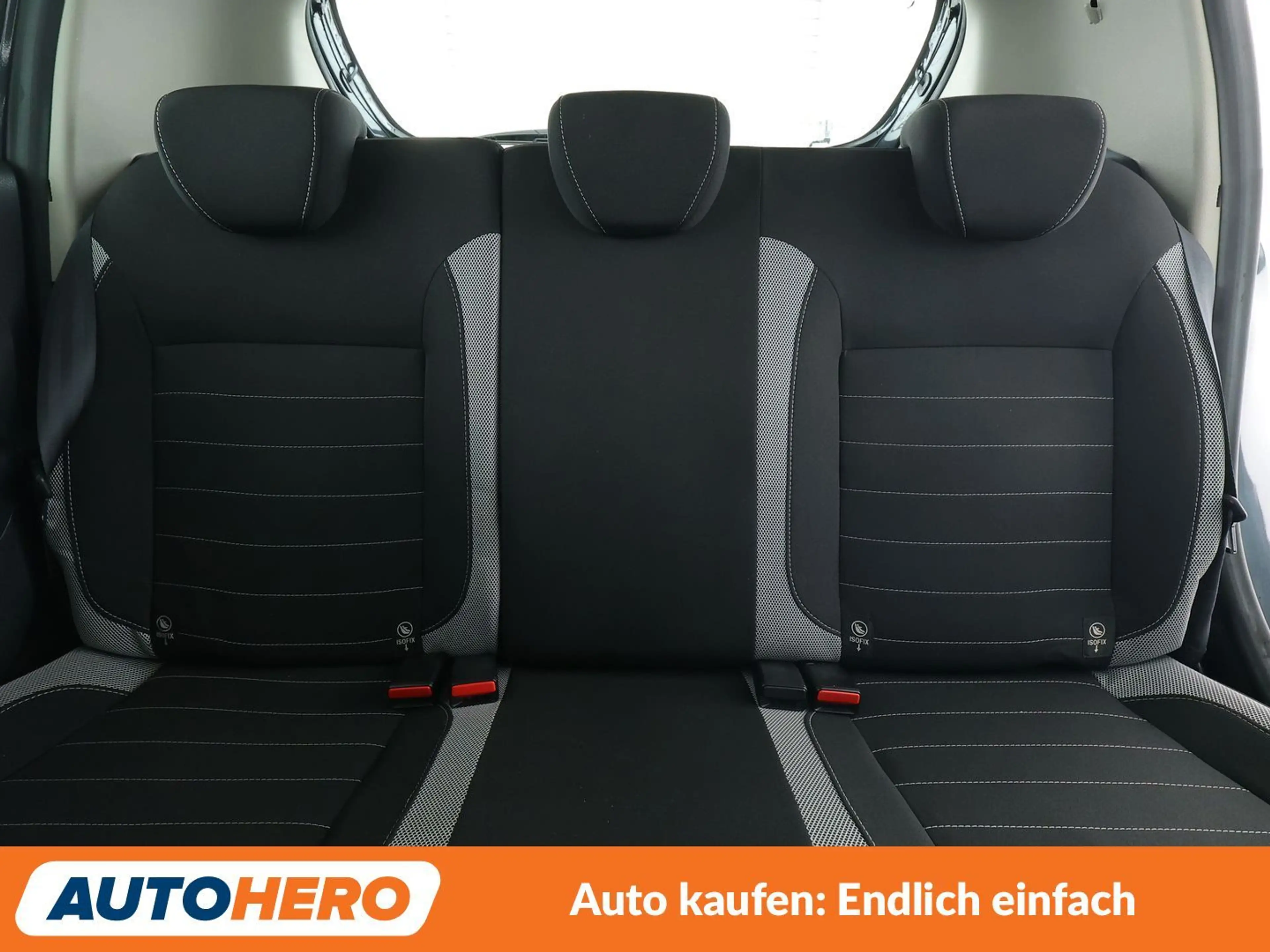 Dacia Sandero 1.5 dCi Stepway Prestige — photo 15