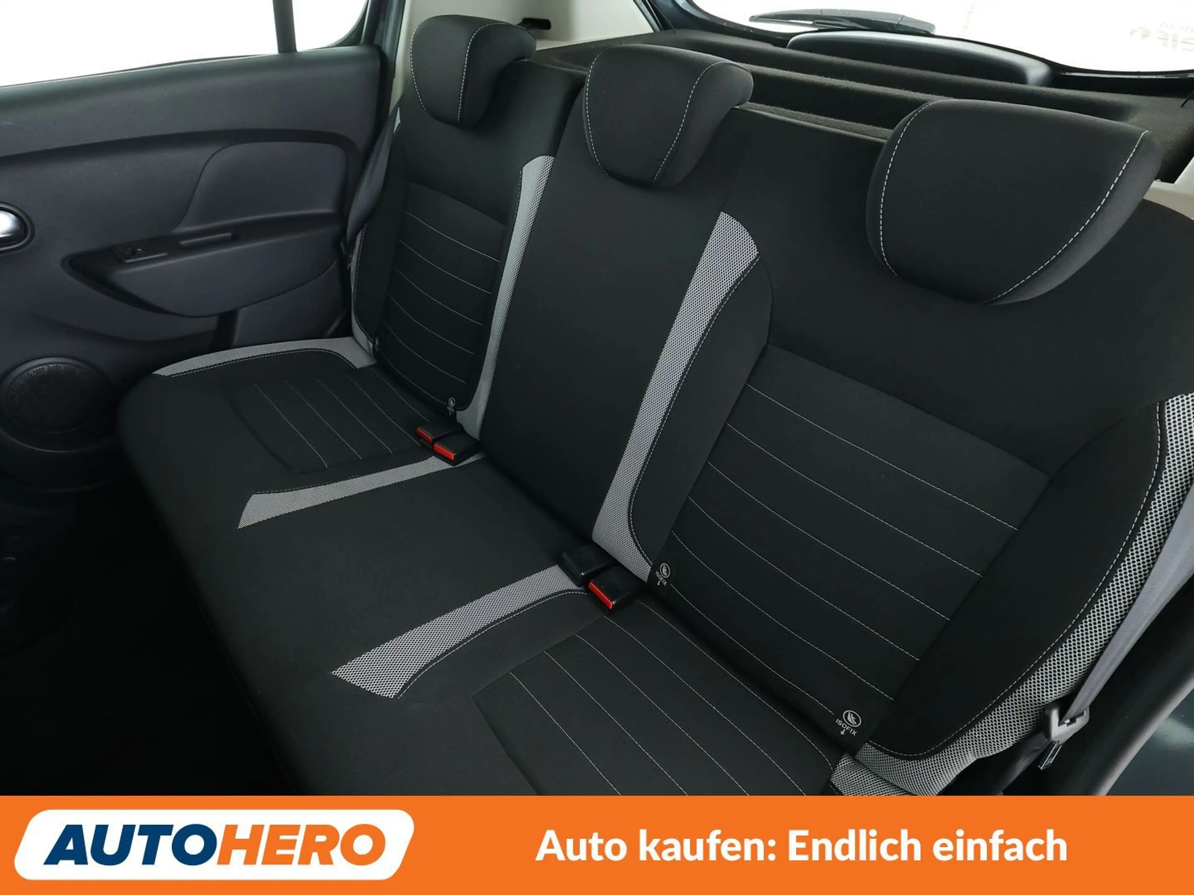 Dacia Sandero 1.5 dCi Stepway Prestige — photo 14