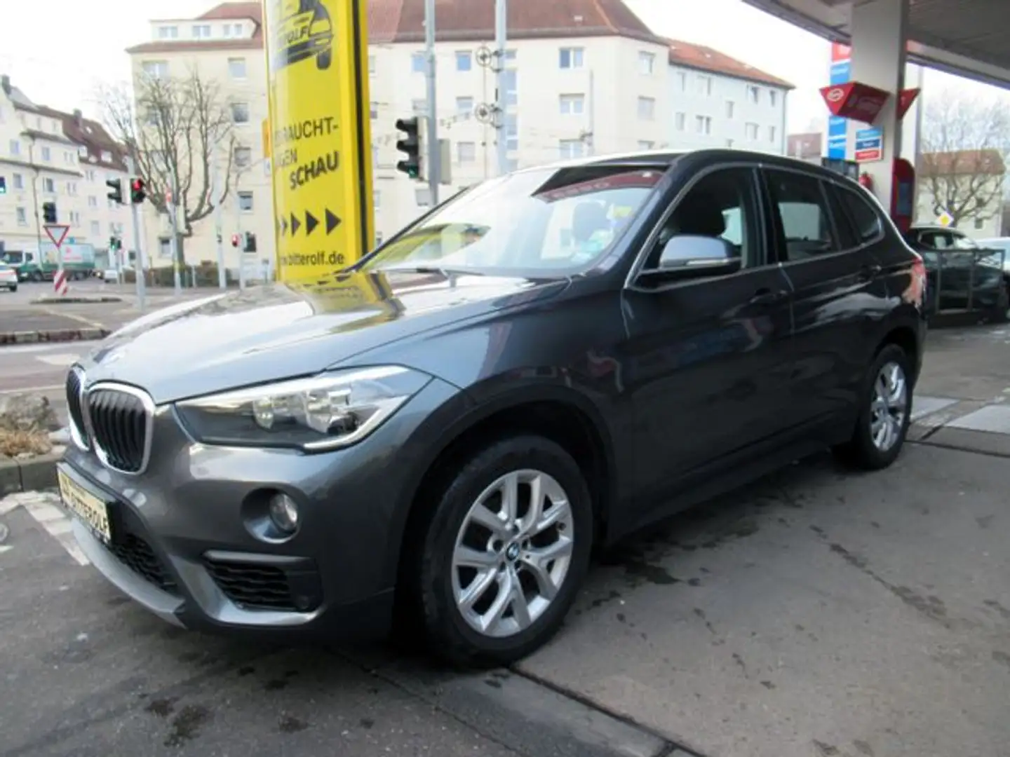 BMW X1 sDrive 18i Advantage Navi/SHZ/Temp/Parkassist Grau - 2