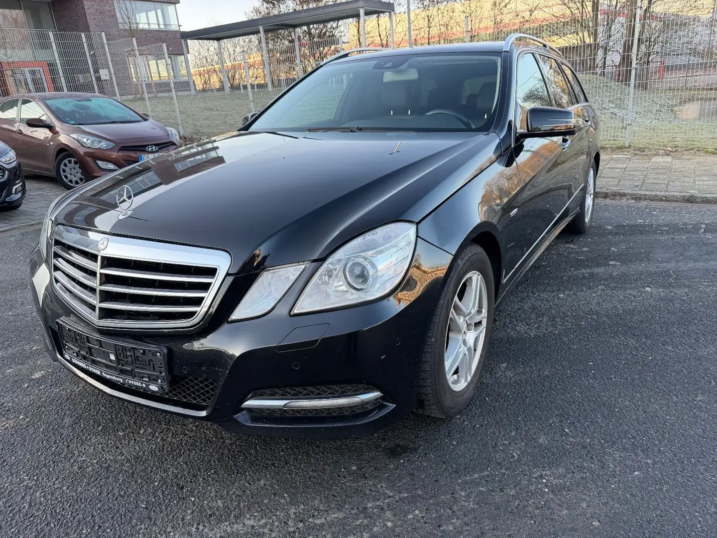 Mercedes-Benz E 200 E T-Modell E 200 CGI BlueEfficiency Schwarz - 1