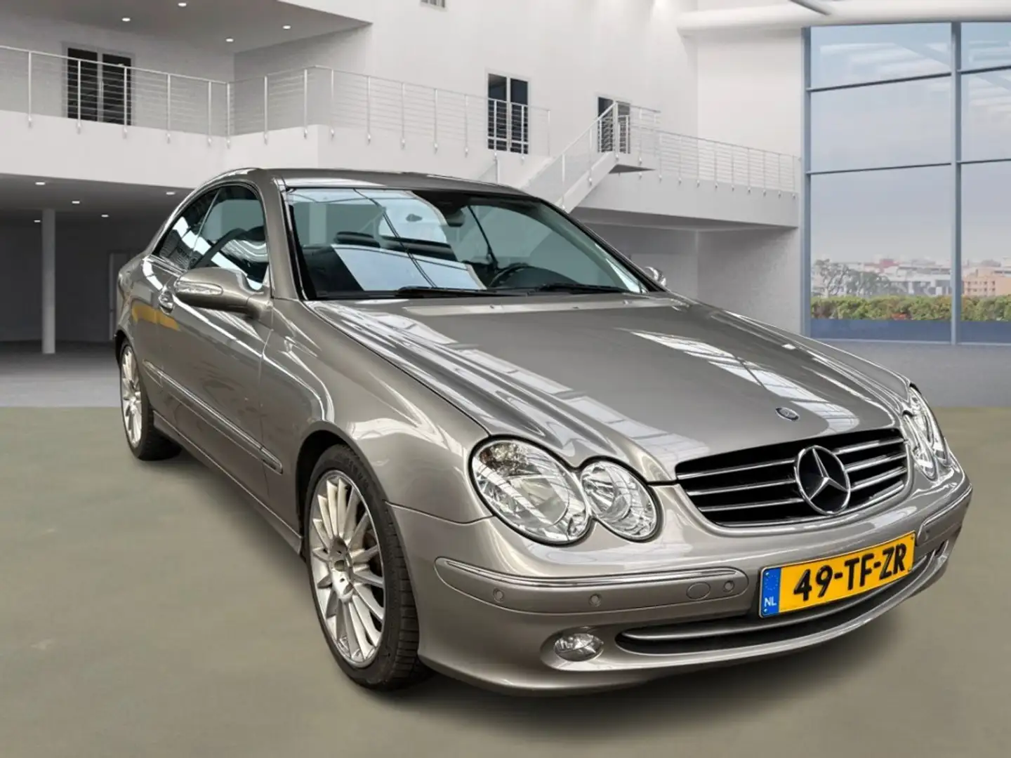 Mercedes-Benz CLK 240 Coupé Avantgarde Grau - 2