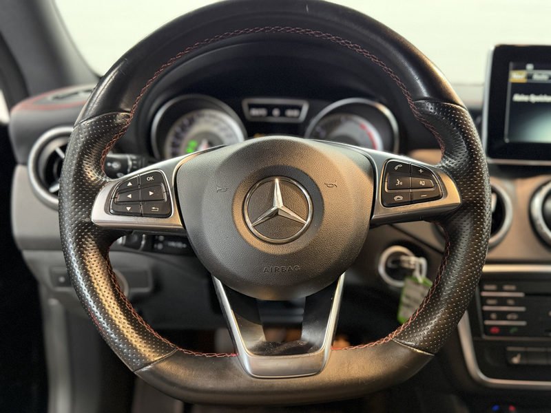 Mercedes-Benz CLA 180 d AMG Line  Harman-Kardon — photo 10
