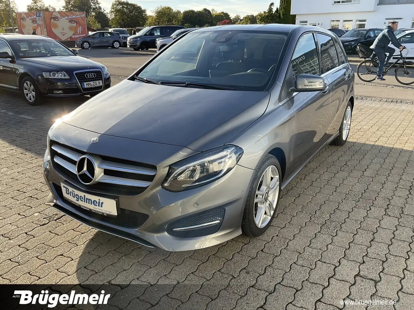 Mercedes-Benz B 220 B 220 d Urban 4Matic+NAVI+KAM+LED+17"SR+17"WR  DVD Grau - 2