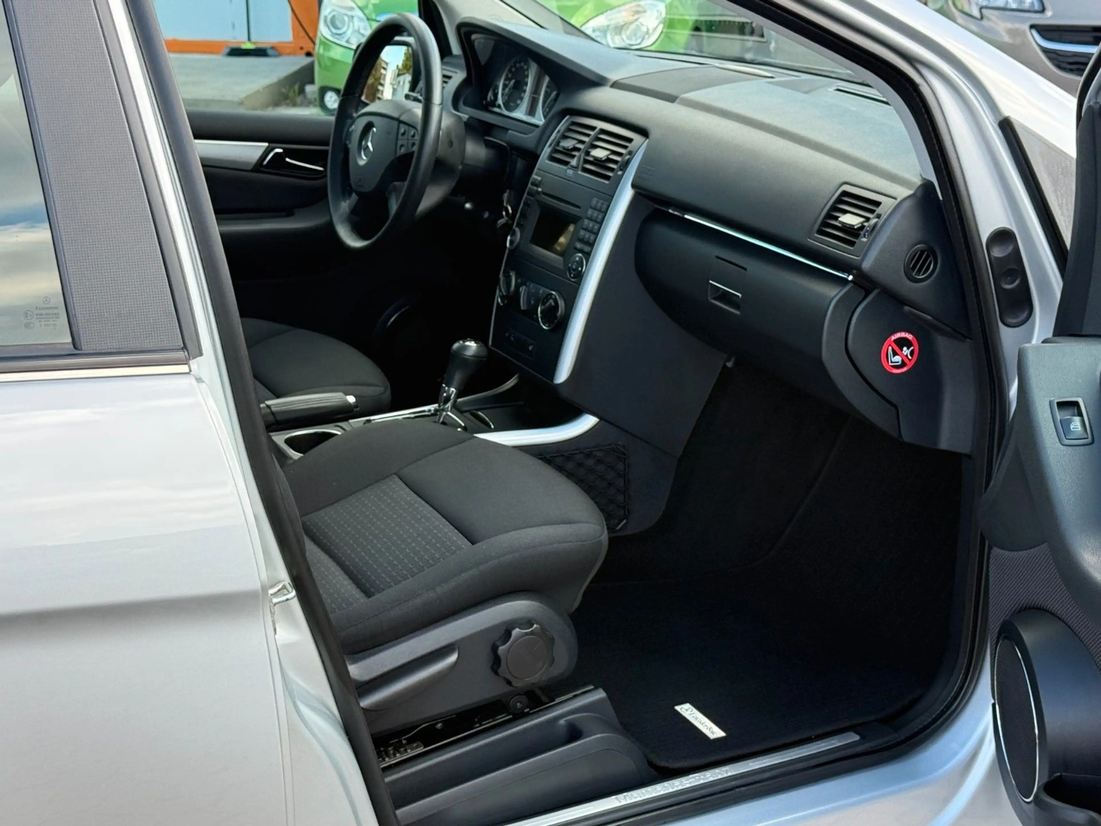 Mercedes-Benz B 200 CDI / AUTOMATIK / 2 HAND / KLIMA / AHK / — photo 9