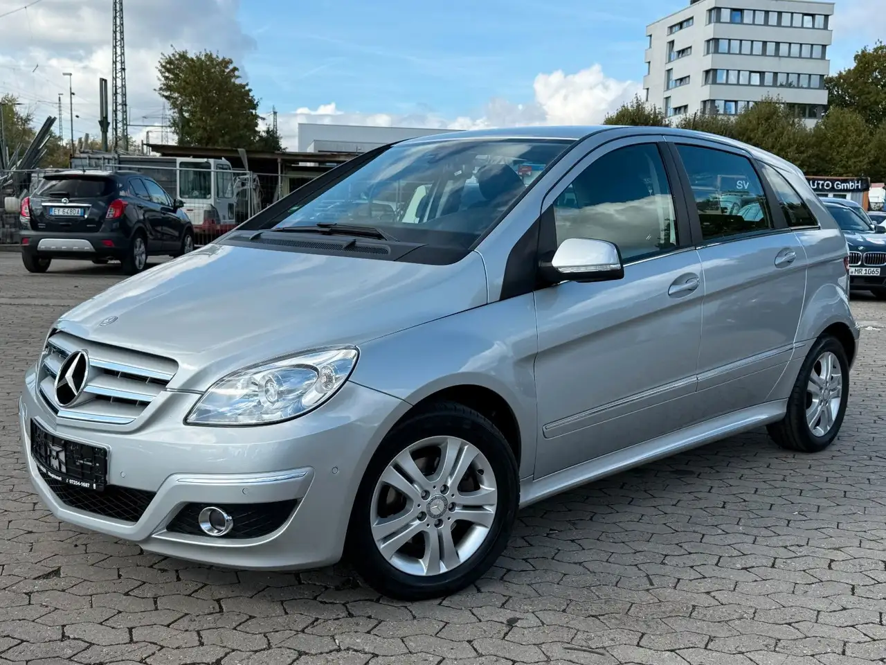 Mercedes-Benz B 200