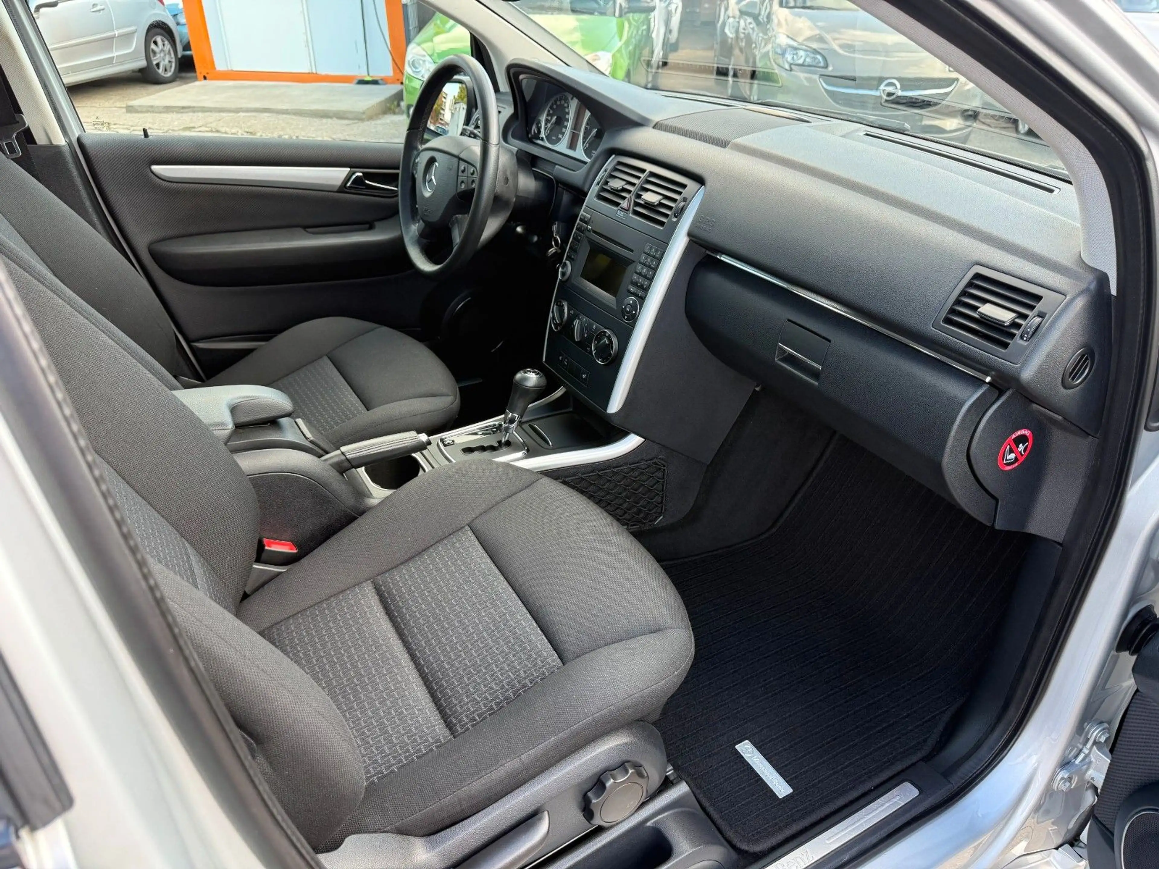 Mercedes-Benz B 200 CDI / AUTOMATIK / 2 HAND / KLIMA / AHK / — photo 10