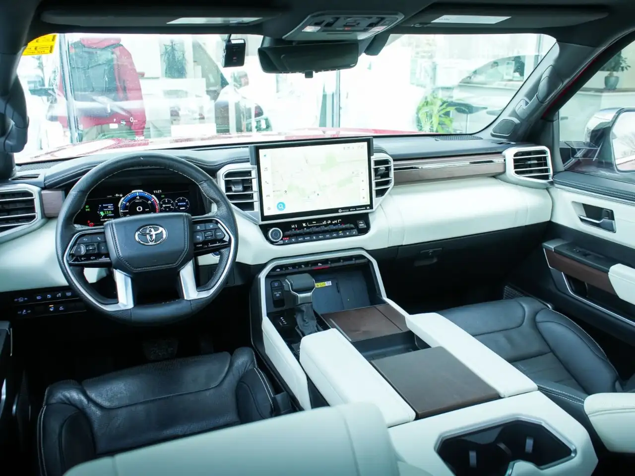 Toyota Sequoia снимка Toyota Sequoia