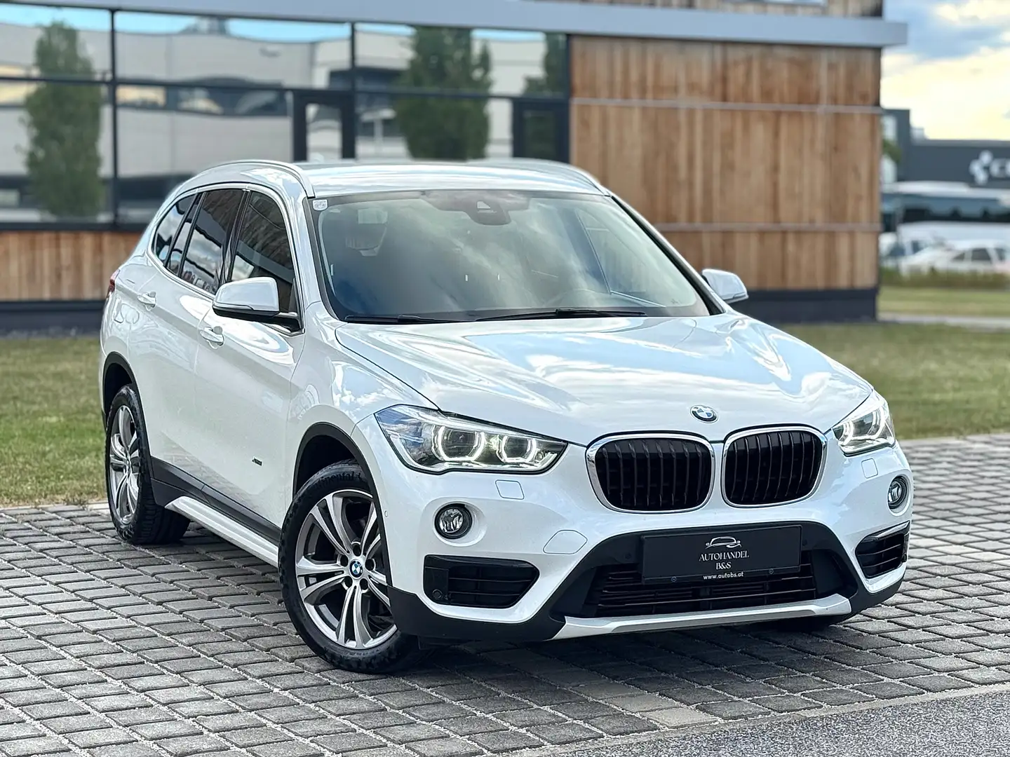 BMW X1 xDrive18d Sport Line Aut. *TOP AUSSTATTUNG* Blanco - 1