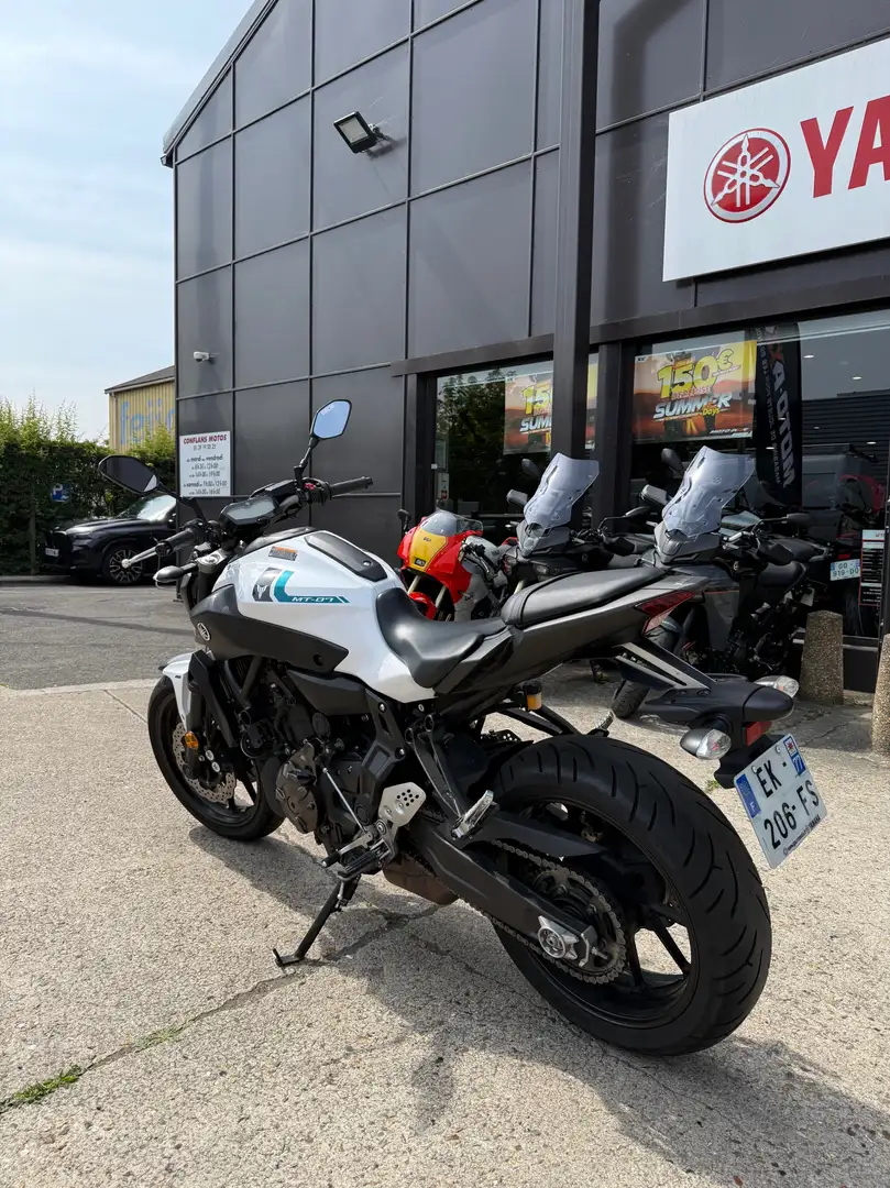 Yamaha MT-07 - 2