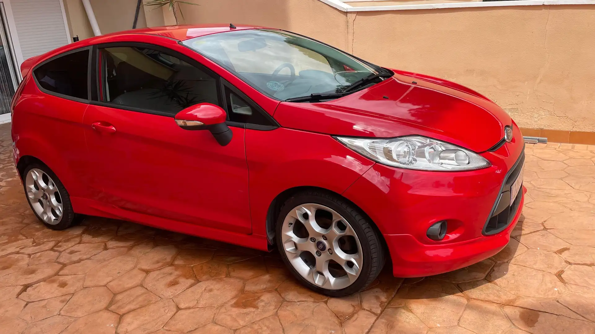 Ford Fiesta 1.6 Sport Rojo - 2