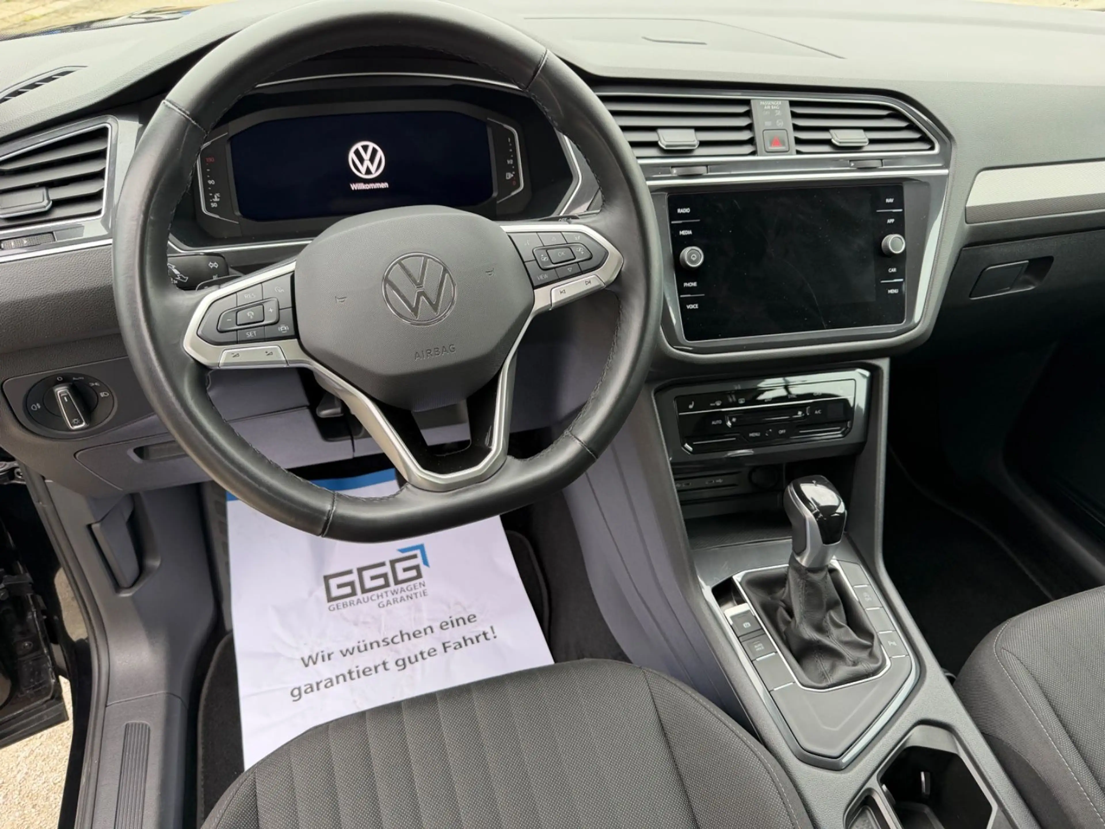 Volkswagen Tiguan Allspace Life — photo 10