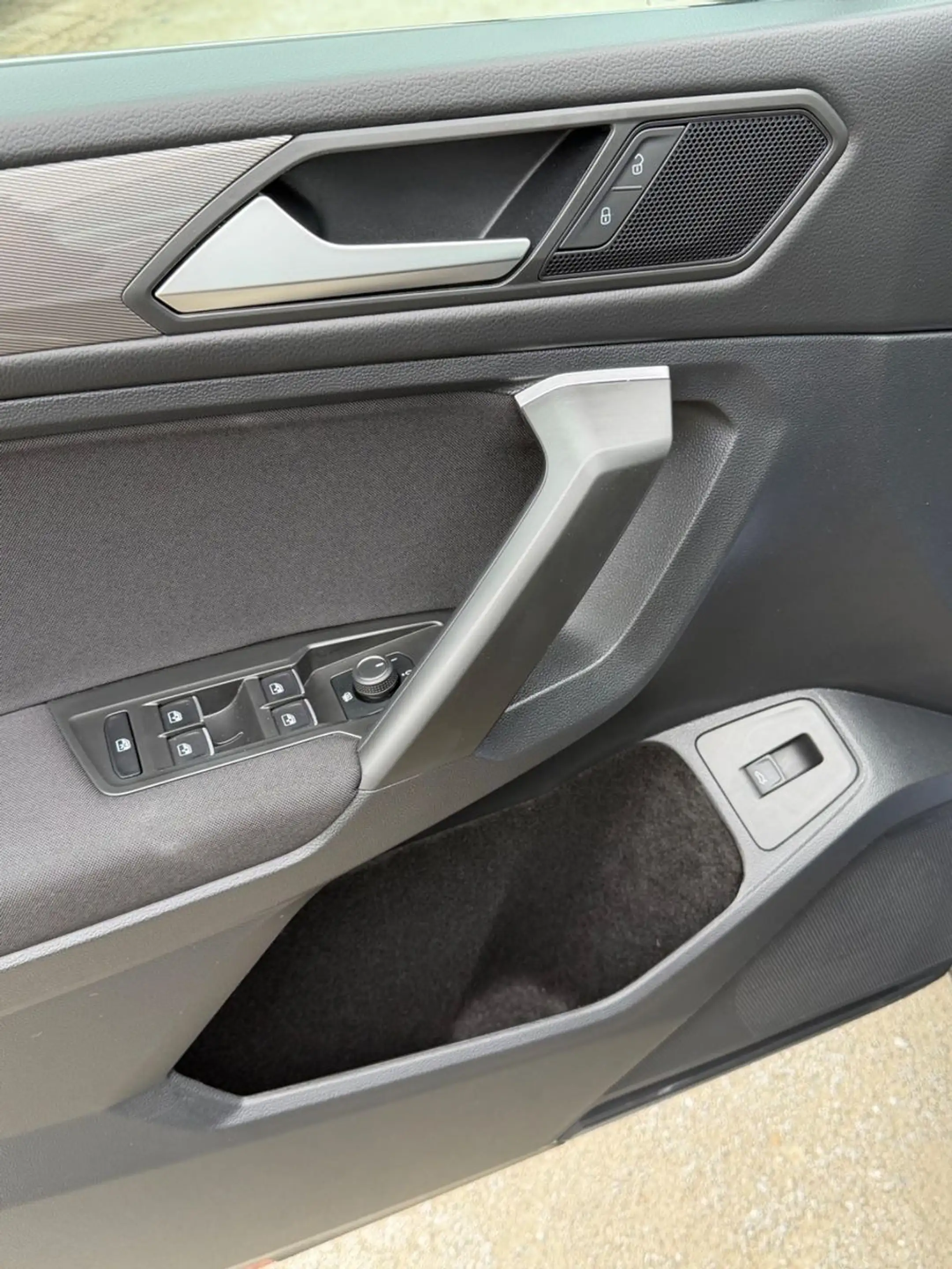 Volkswagen Tiguan Allspace Life — photo 15